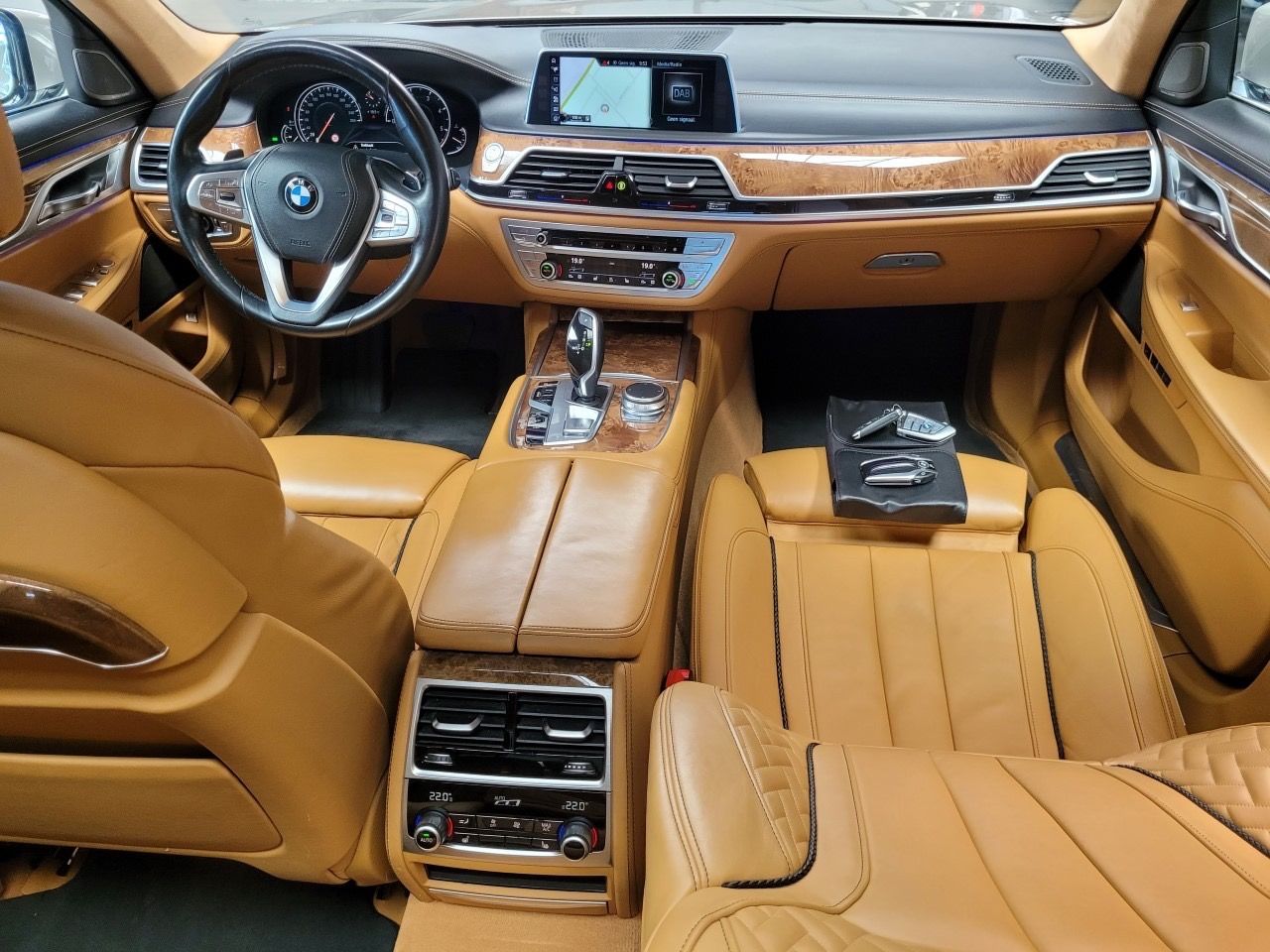 BMW Řada 7, BMW 730Ld xDrive INDIVIDUAL - fotka 5