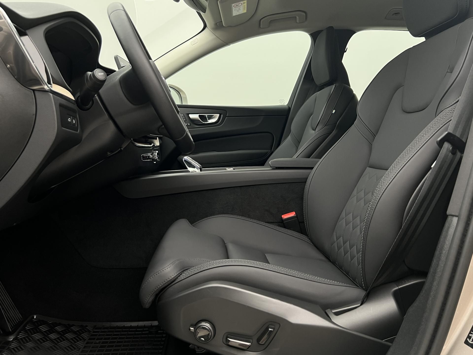 Volvo XC60, T6 AWD BRIGHT PLUS CZ 1.maj. - fotka 3