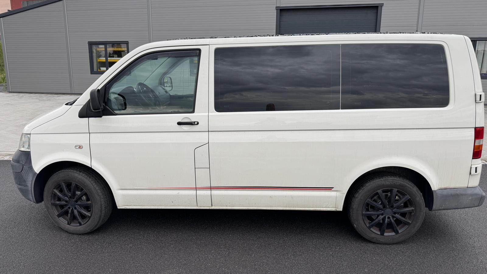 Volkswagen Transporter, T5, 2009, 1.9 TDI 75kW, 9míst - fotka 5