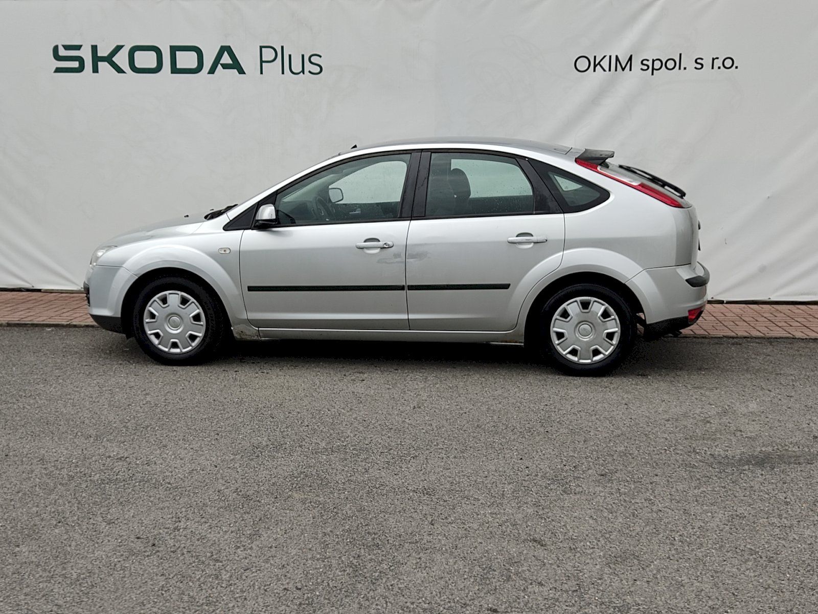 Ford Focus, 1,6 i 74 Kw Automat - fotka 3