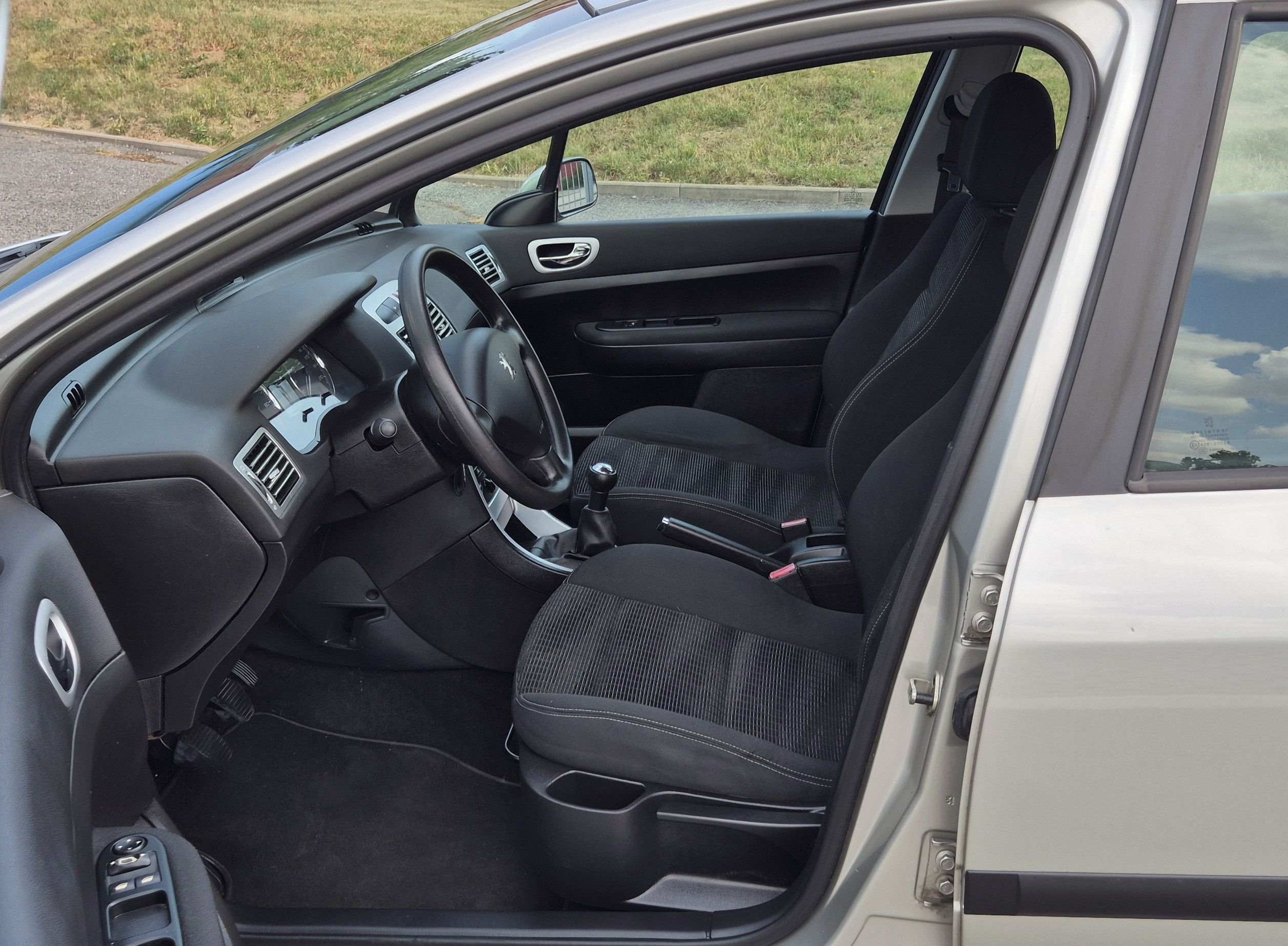 Peugeot 307, 1.4 Comfort 2. maj serv kniha - fotka 6