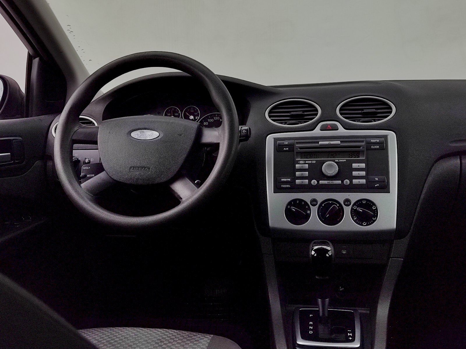 Ford Focus, 1,6 i 74 Kw Automat - fotka 6