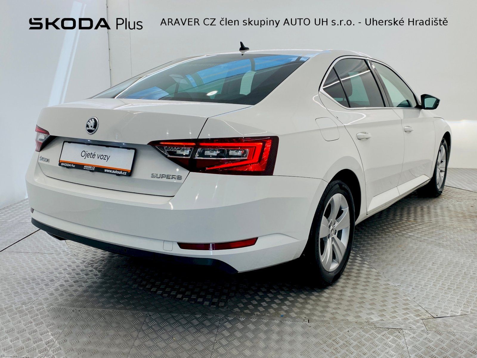 Škoda Superb, 2.0 TDI 110kW Ambition - fotka 2