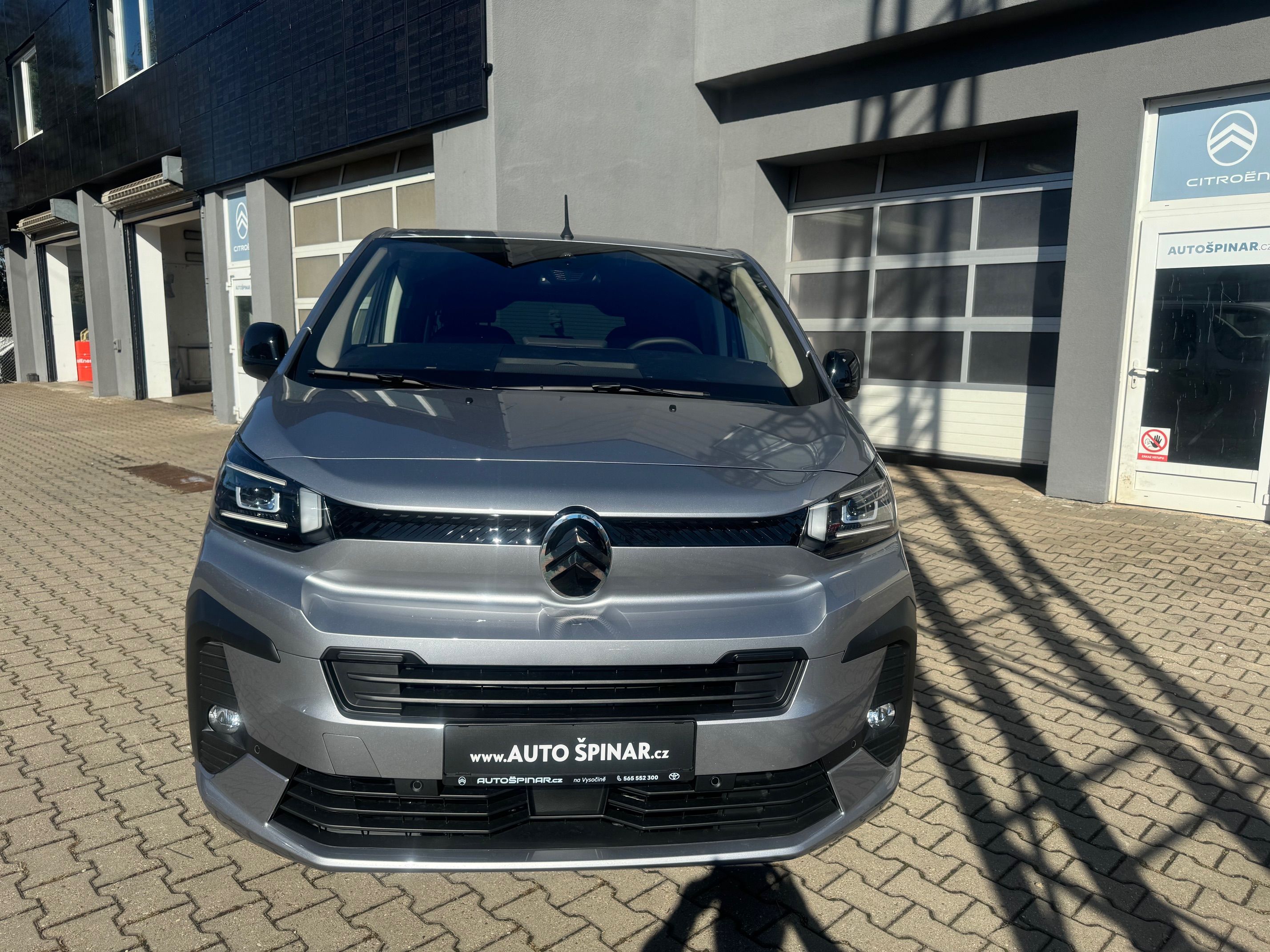 Citroën SpaceTourer, FEEL M 2.2 HDi 180k EAT8 8 mís - fotka 2