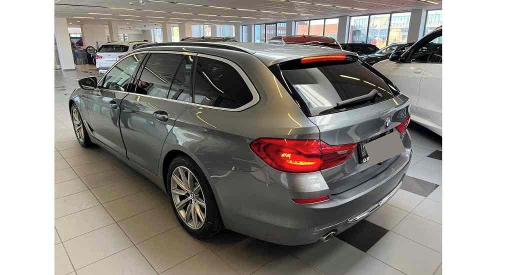 BMW Řada 5, 530D Xdrive, servis, garáž - fotka 2