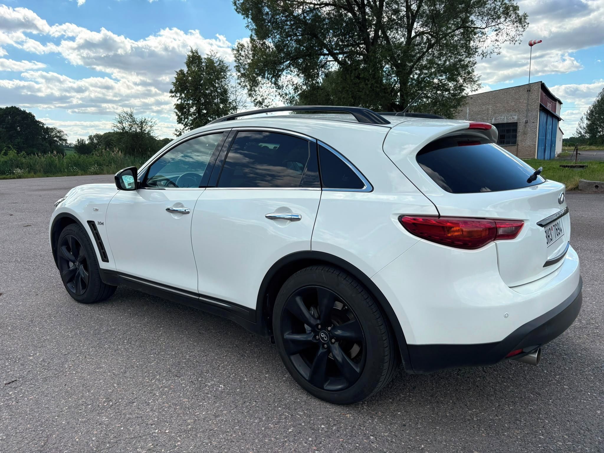 Infiniti QX70, 3.0d S-premium - fotka 3
