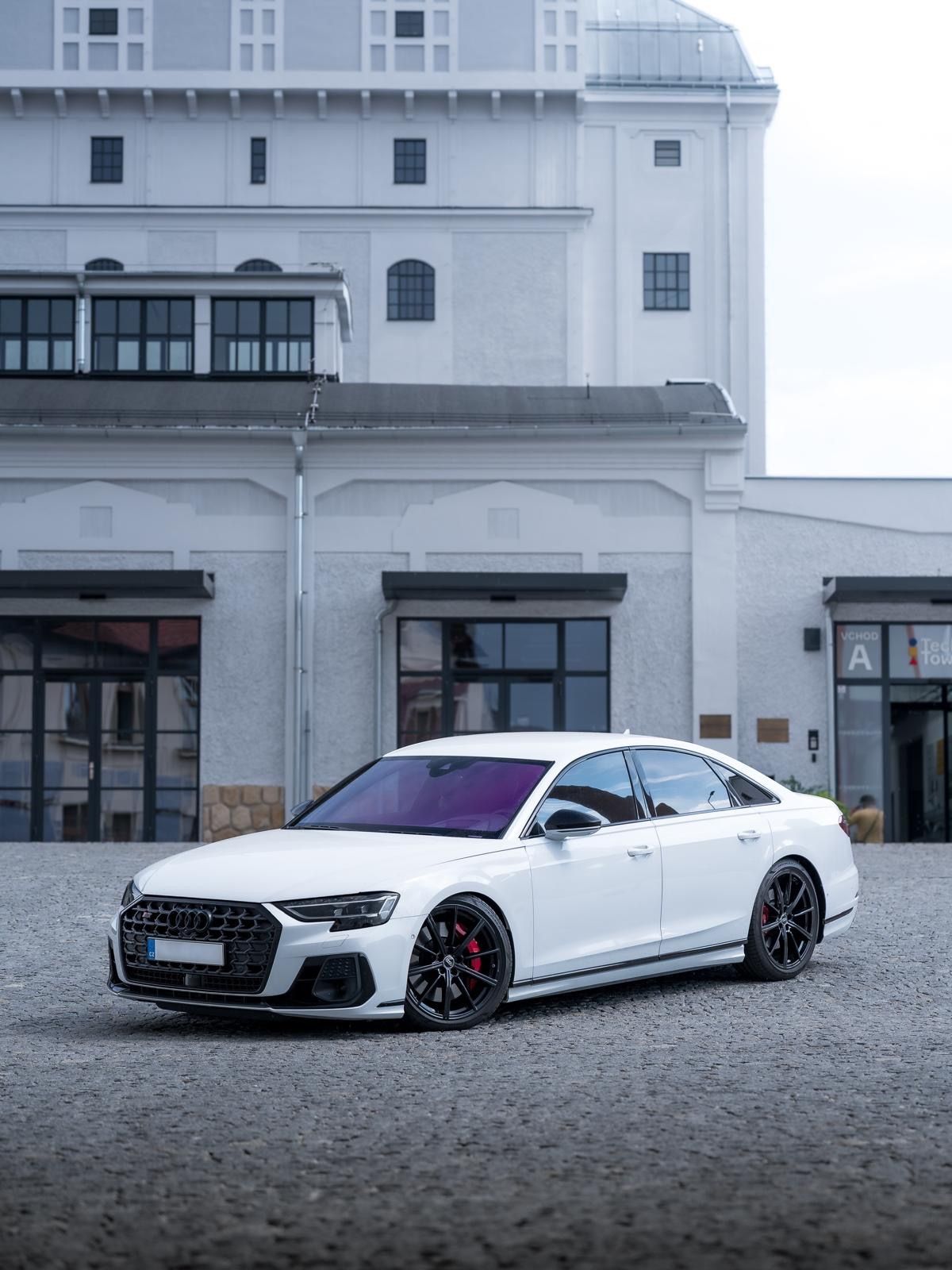 Audi S8