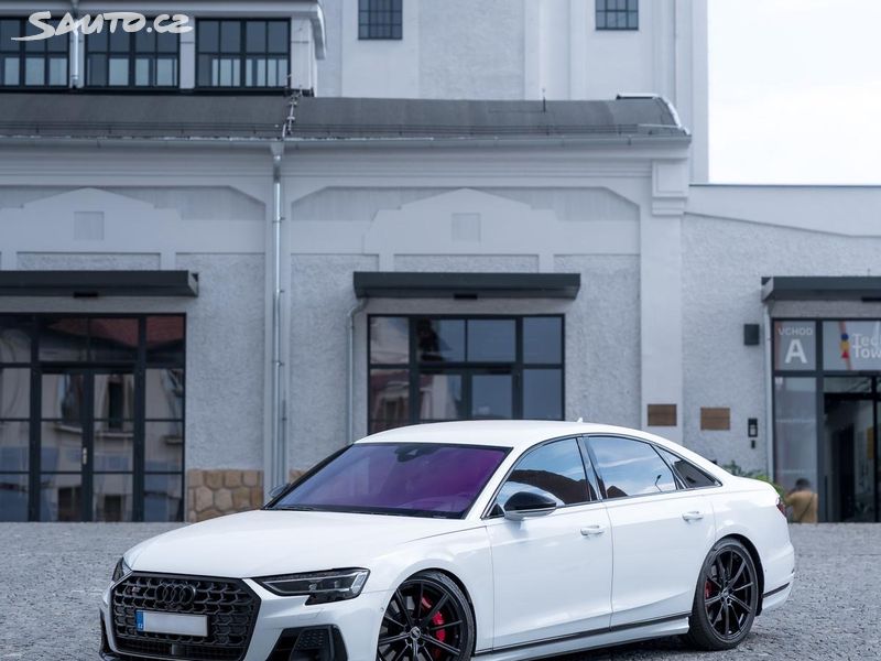 Audi S8