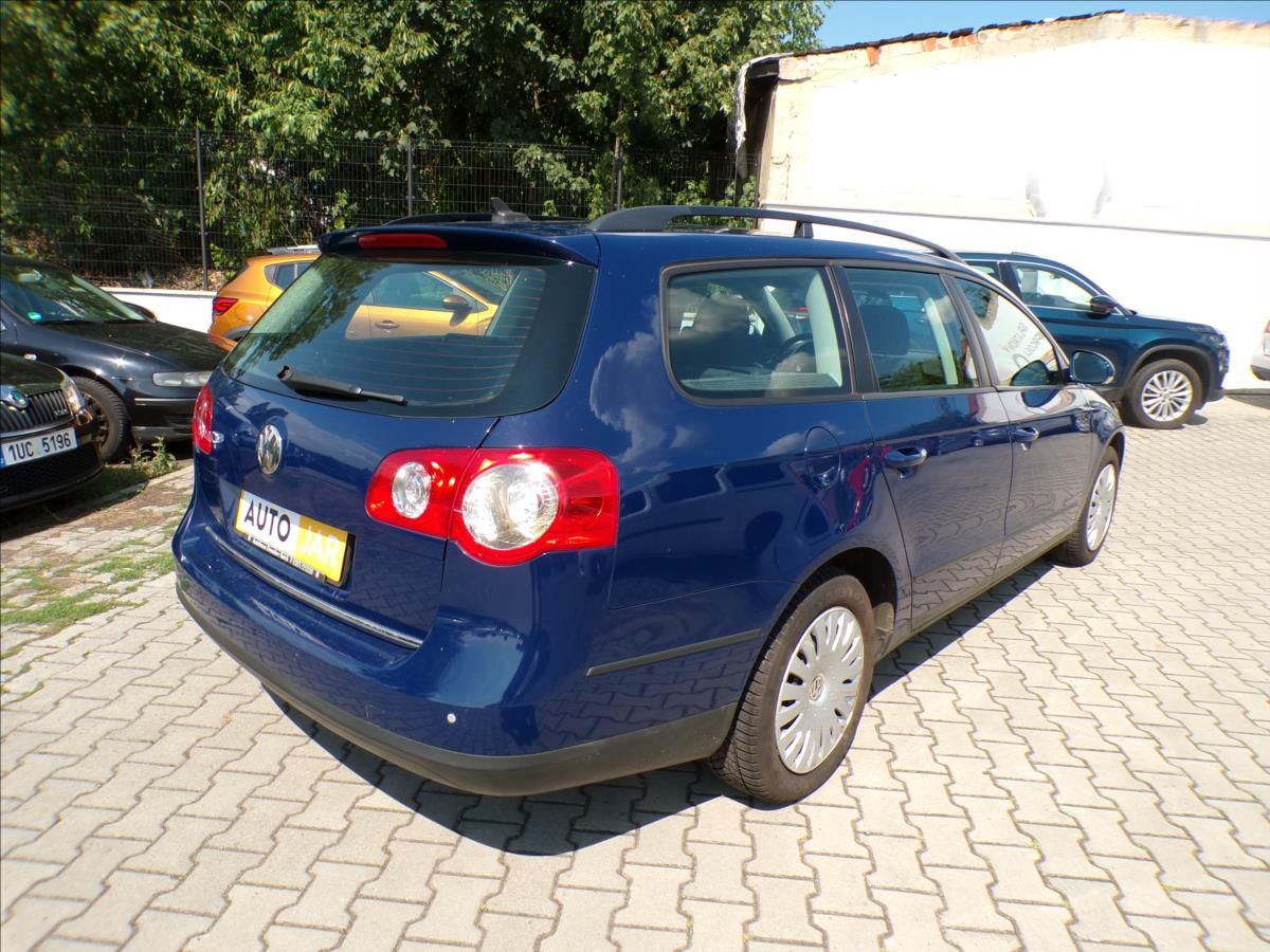 Volkswagen Passat, 1,6 FSI - fotka 5