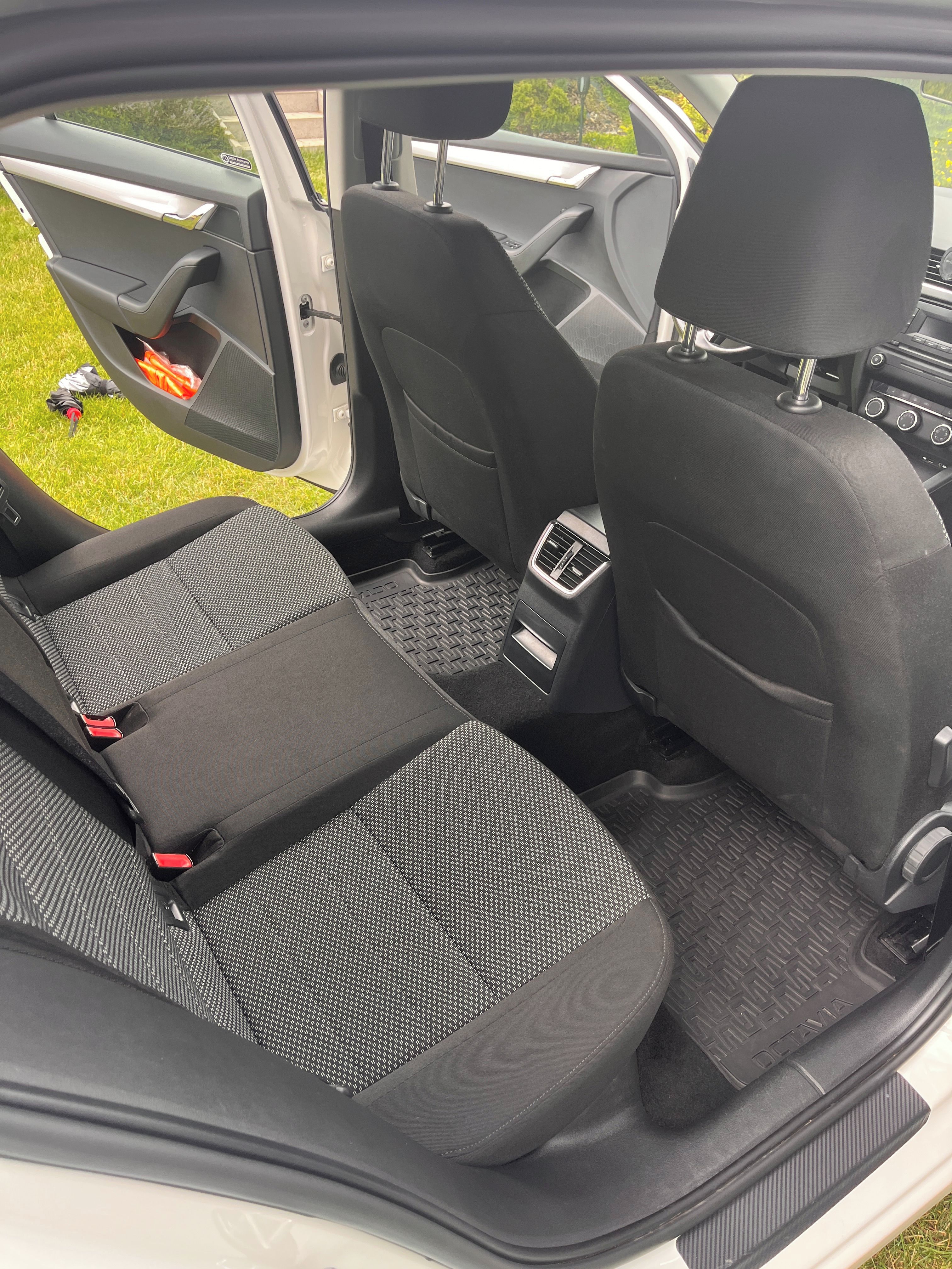 Škoda Octavia, 1,4 Tsi servisováno - fotka 6