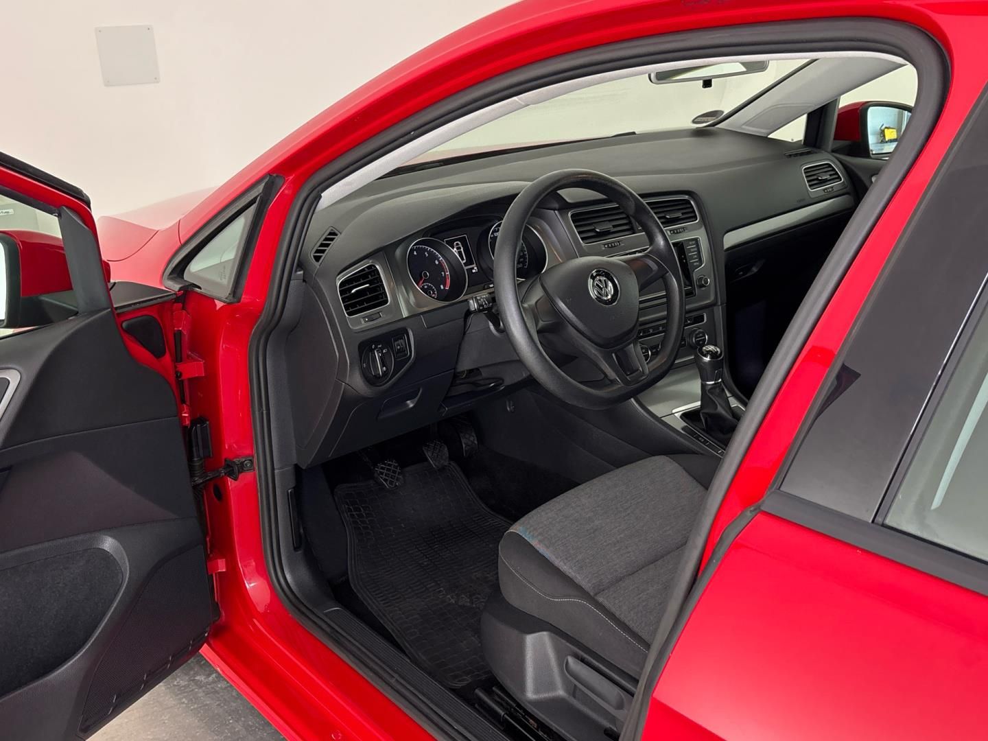 Volkswagen Golf, 1.2 TSI / 77 kW Trendline - fotka 6