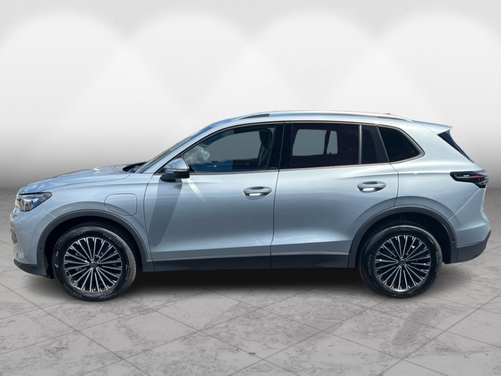 Volkswagen Tiguan, People 1,5 TSI 150 kW eHybrid - fotka 4