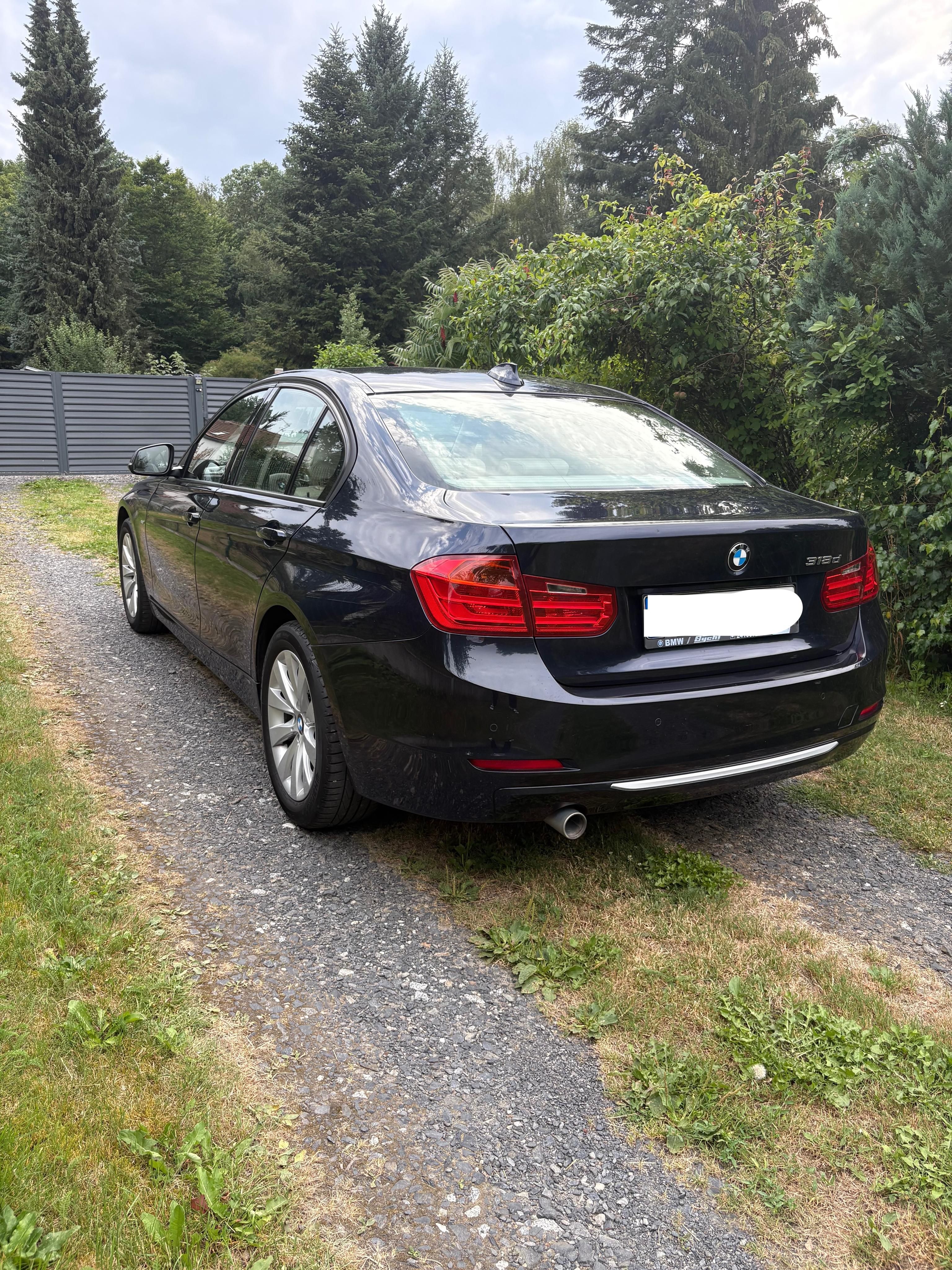 BMW Řada 3, 318d modern line - fotka 2