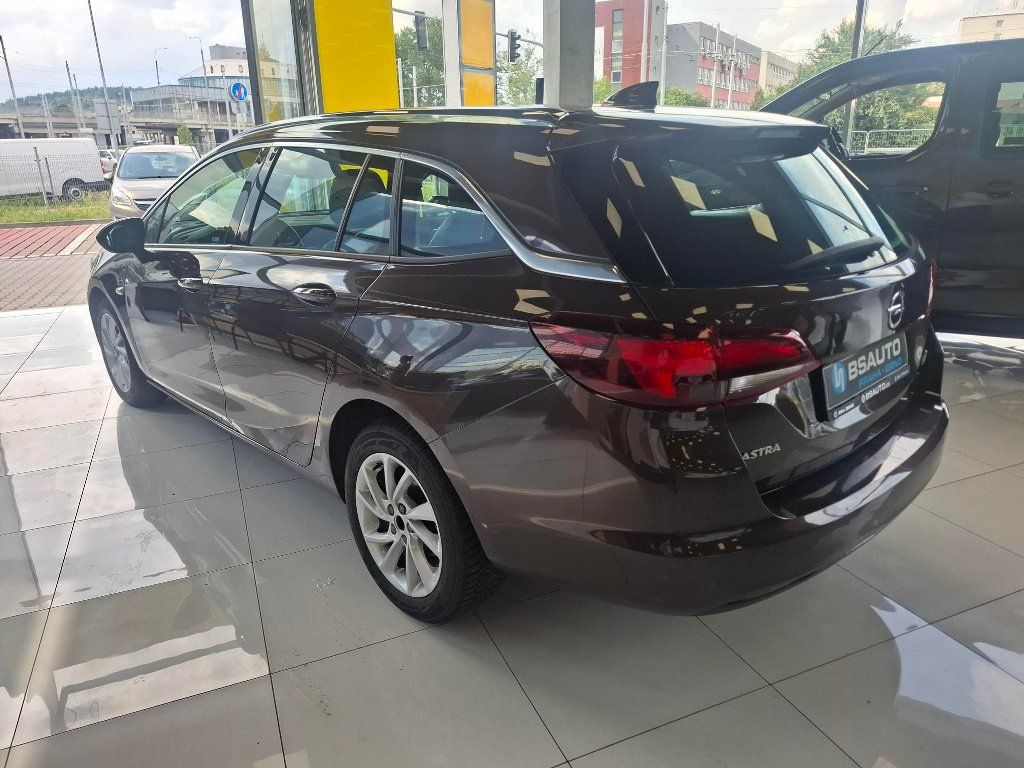 Opel Astra, 1.4T 110KW AUT 2018 - fotka 4