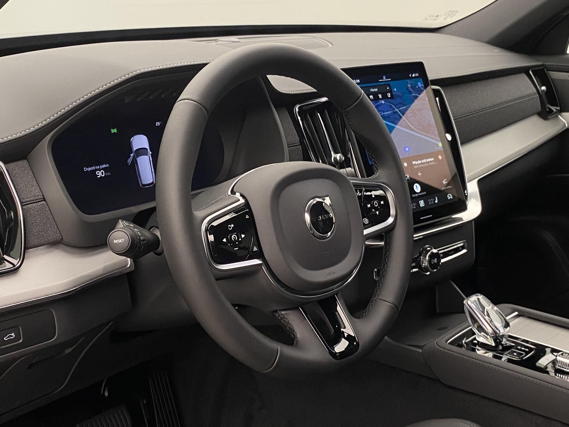 Volvo XC90, B5 AWD AUT BLACK EDITION PLUS - fotka 4