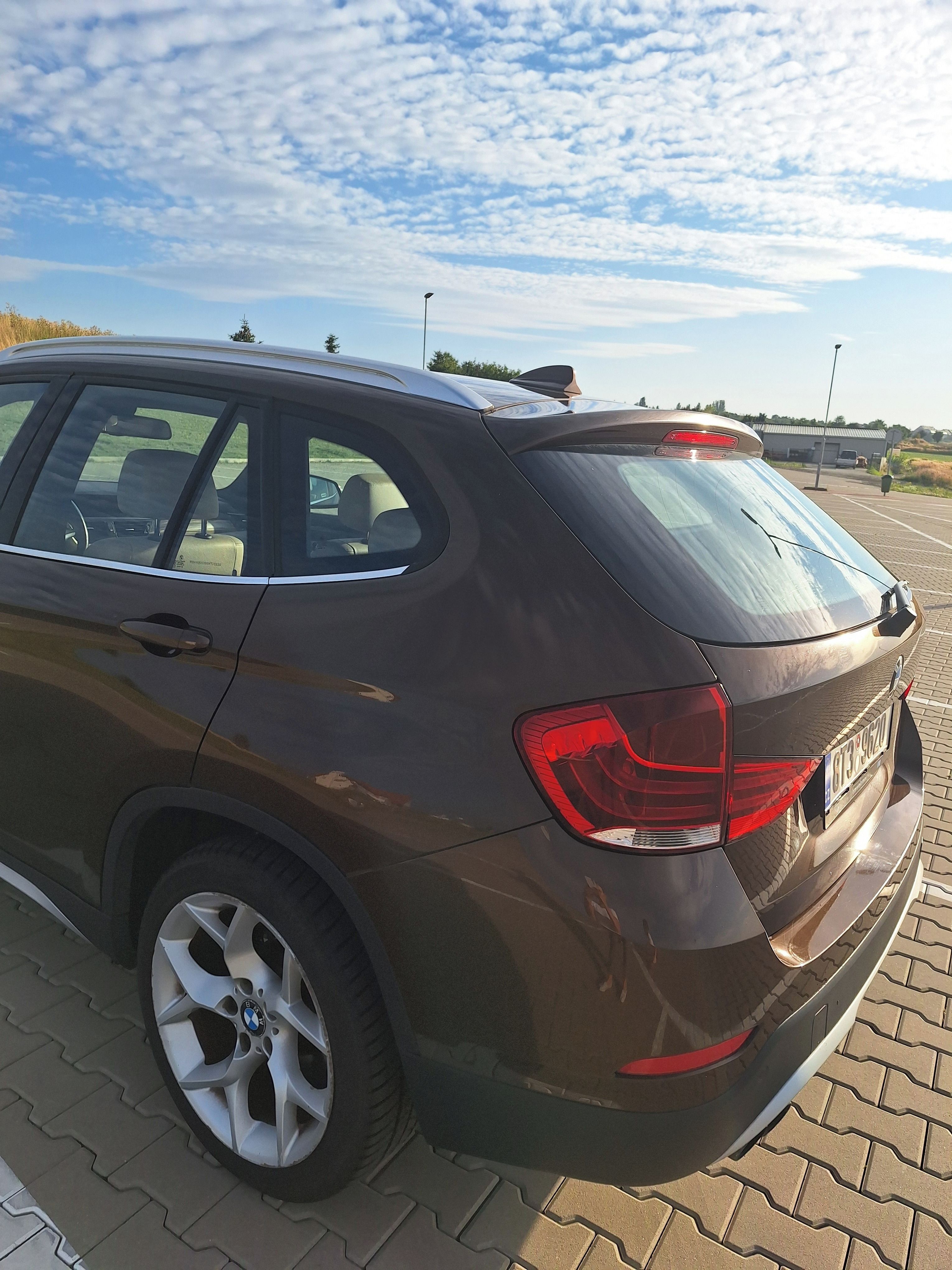 BMW X1, xDrive20i, 135 kW, 4x4, xLine - fotka 5