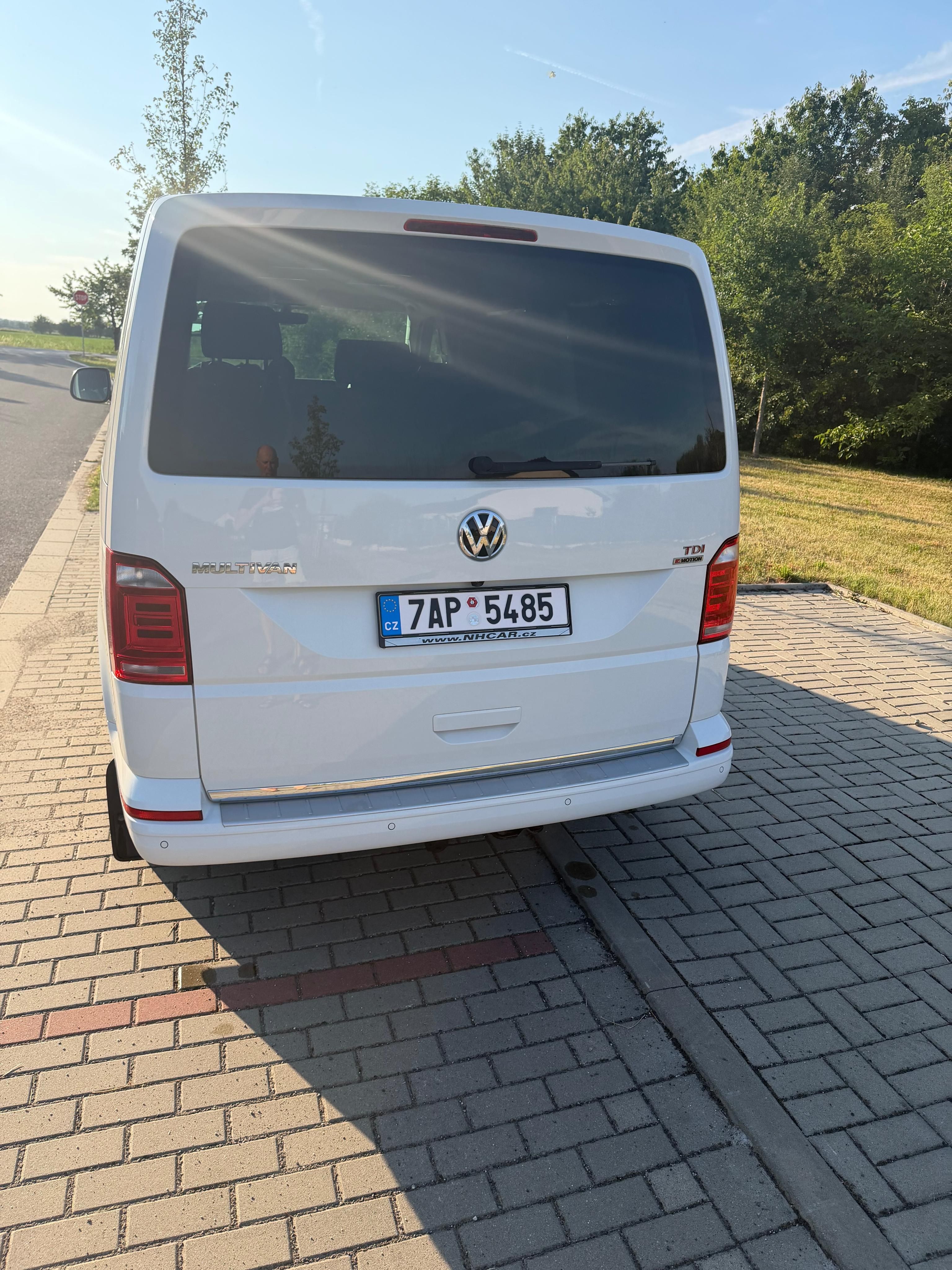 Volkswagen Multivan, TDI 4MOTION - fotka 4