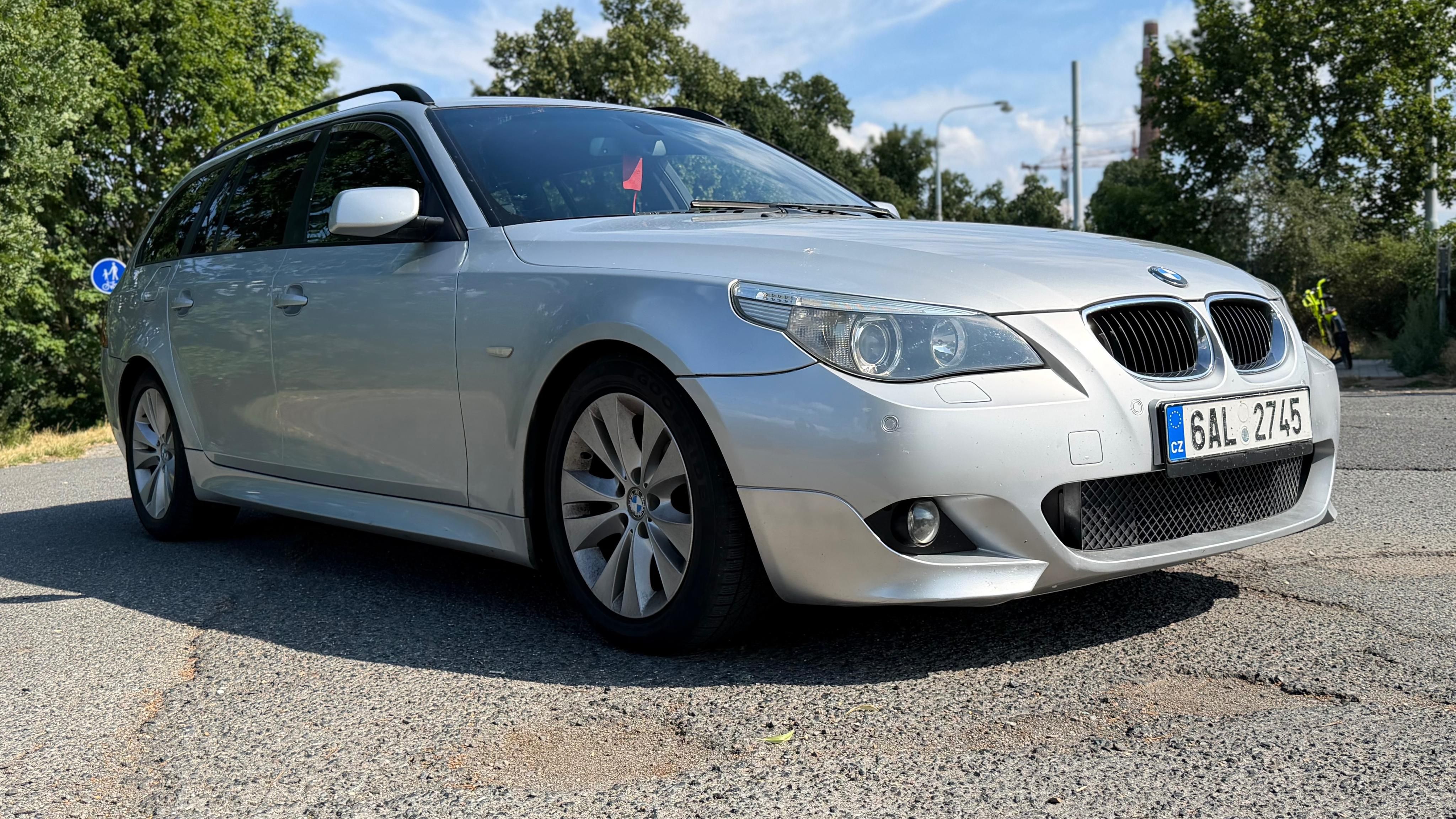BMW Řada 5, E61 520d Mpaket manuál 6q - fotka 2