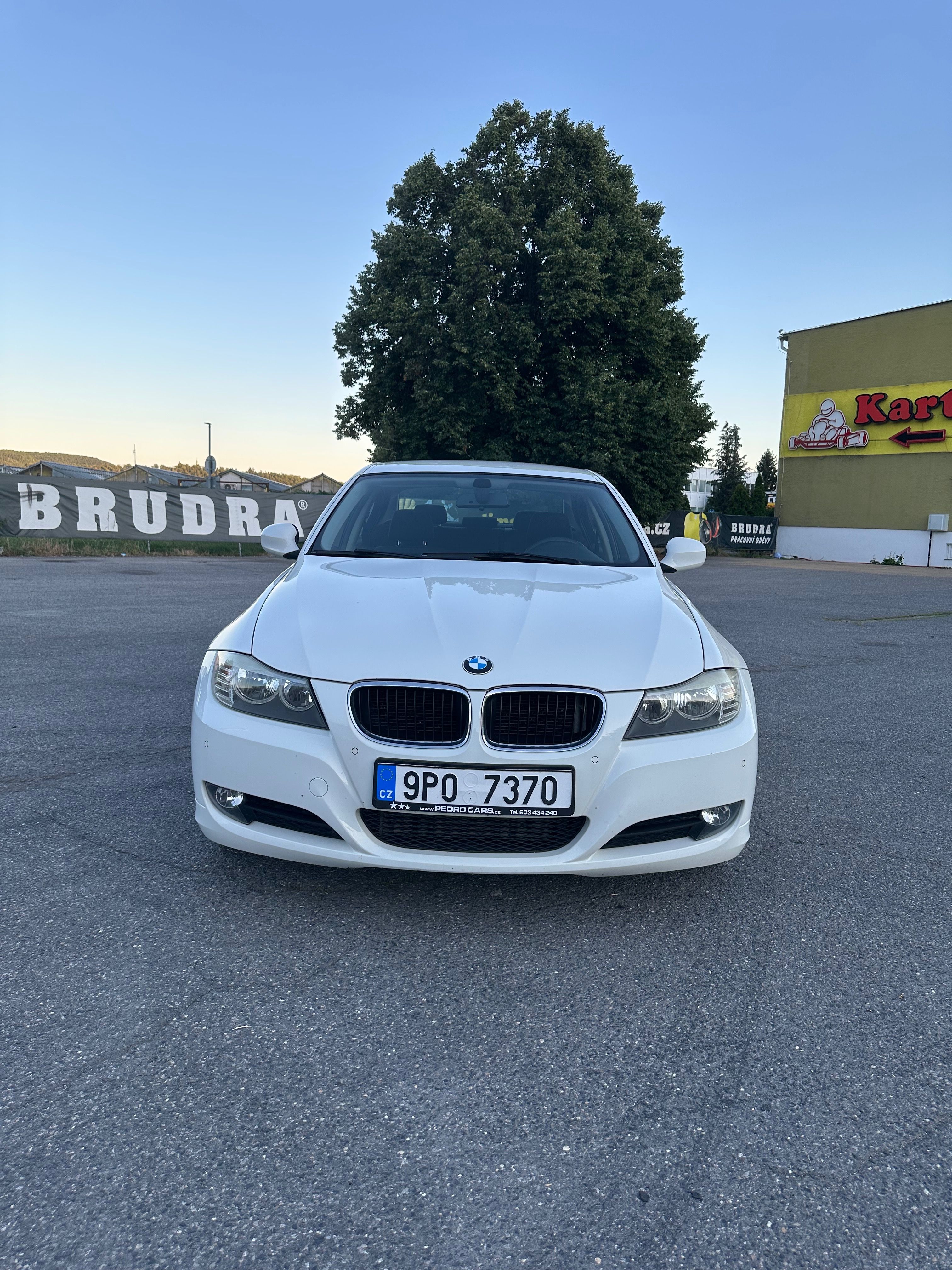 BMW Řada 3, E90 320D zachovalé - fotka 2