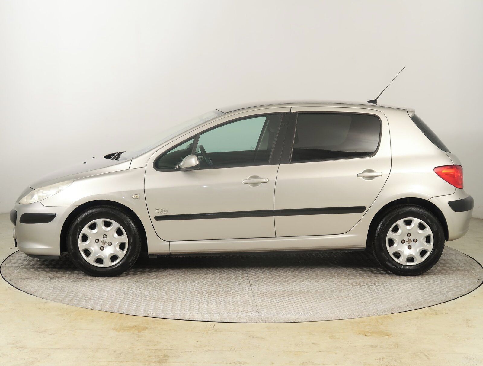 Peugeot 307, 1.6 16V, jezdí skvěle - fotka 3
