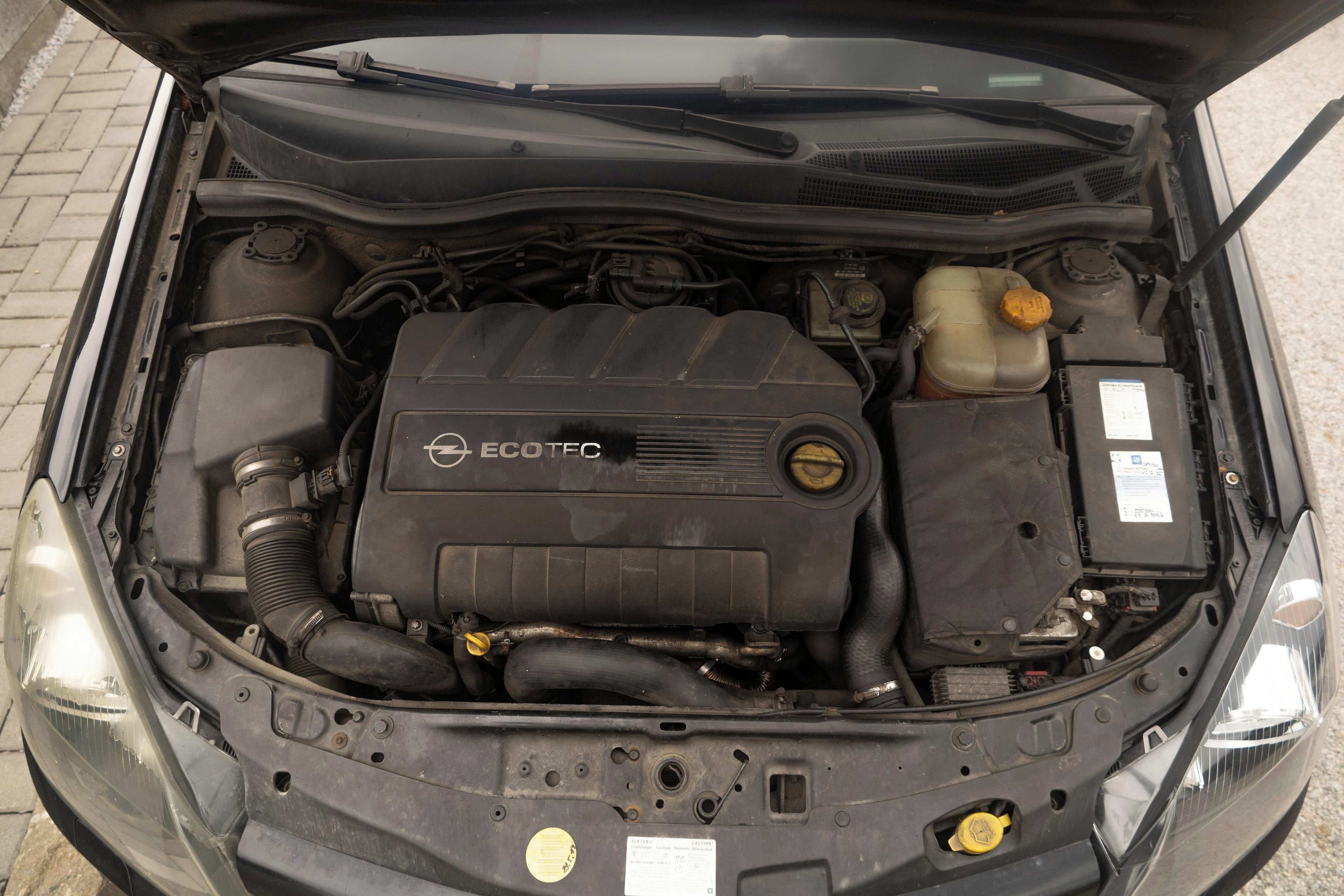 Opel Astra, Opel Astra H Combi - fotka 3