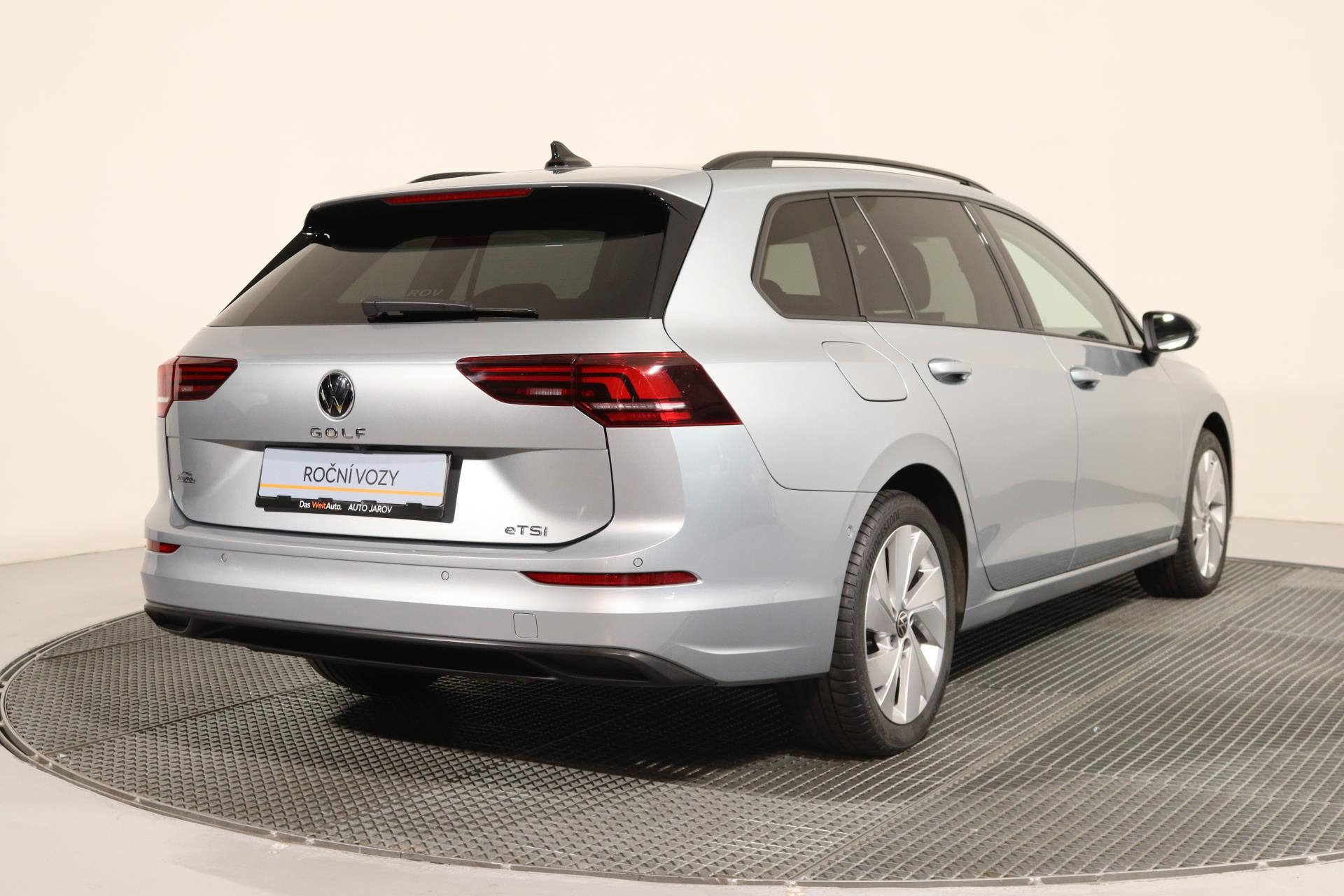 Volkswagen Golf Variant, People 1,5 eTSI 110kw 7DSG / L - fotka 2
