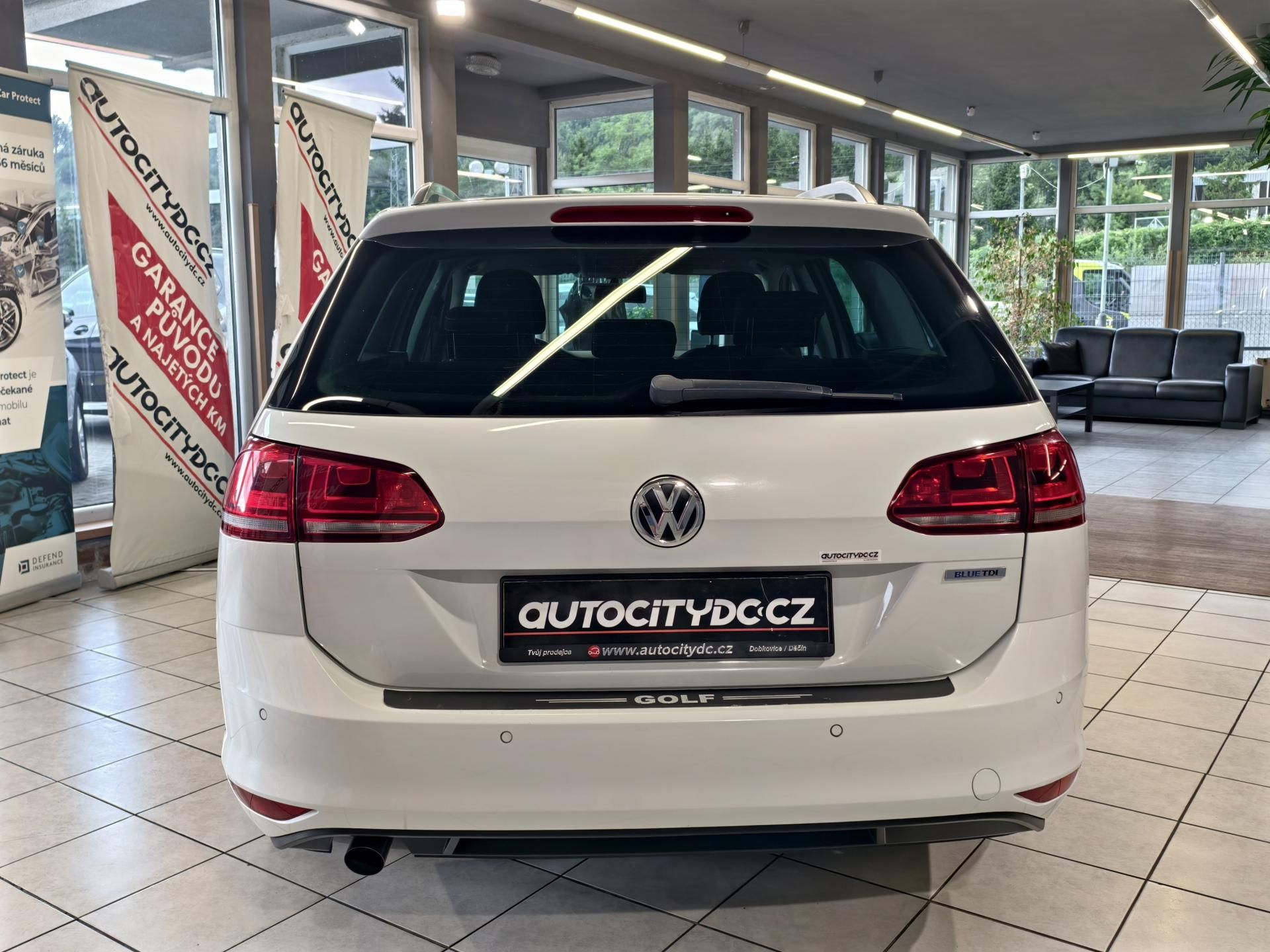 Volkswagen Golf, VARIANT 1.6 TDi HIGHLINE, ČR - fotka 6