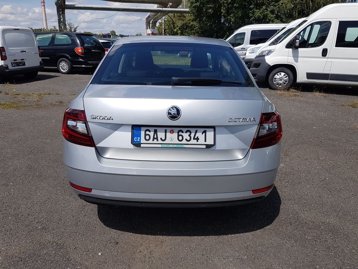 Škoda Octavia, 1.6TDi 85KW DIGI KLIMA - fotka 5
