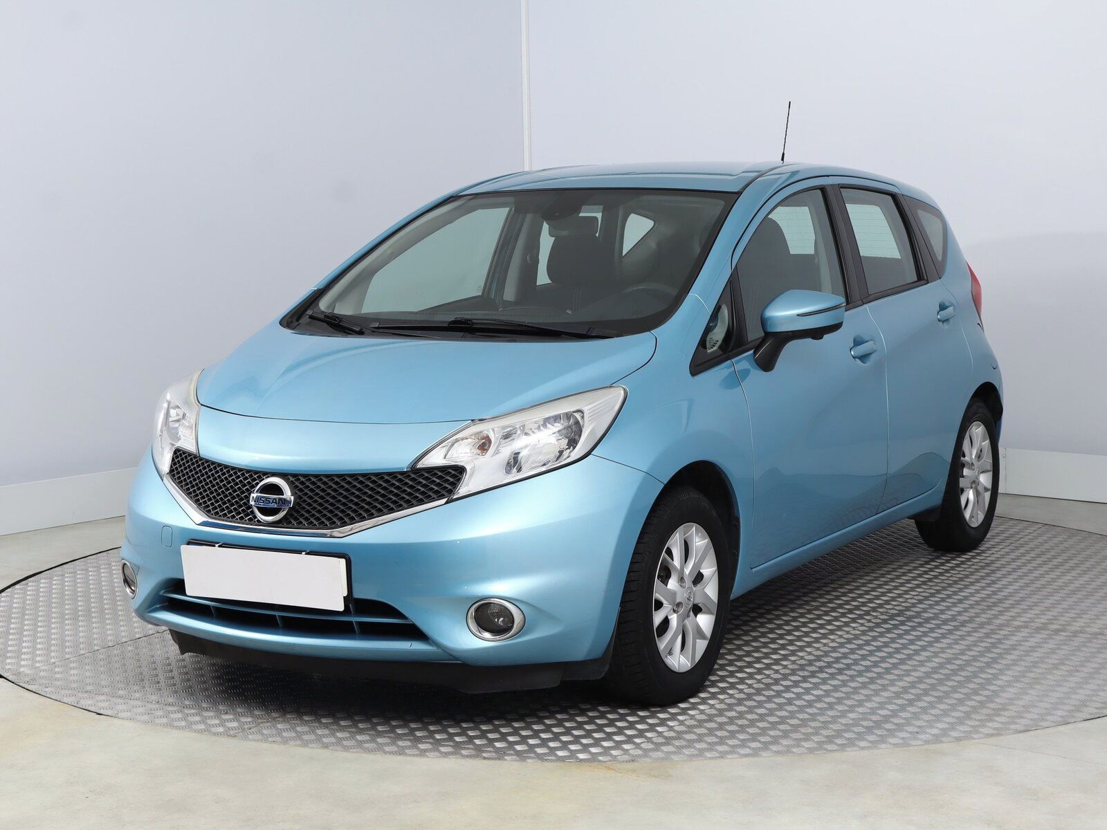 Nissan Note, 1.2, Navi, Automatická klima - fotka 2