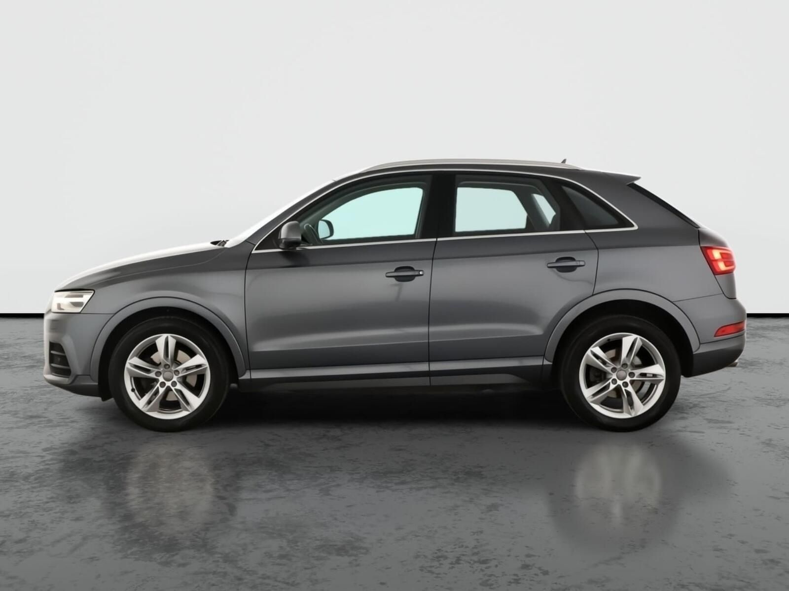 Audi Q3, 2.0 TDI, Automatická klima - fotka 3