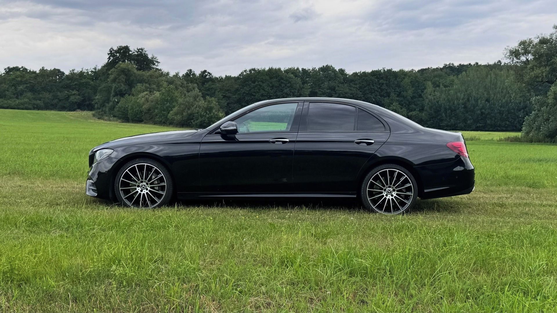 Mercedes-Benz Třídy E, E450 V6 Biturbo 4matic AMG - fotka 4