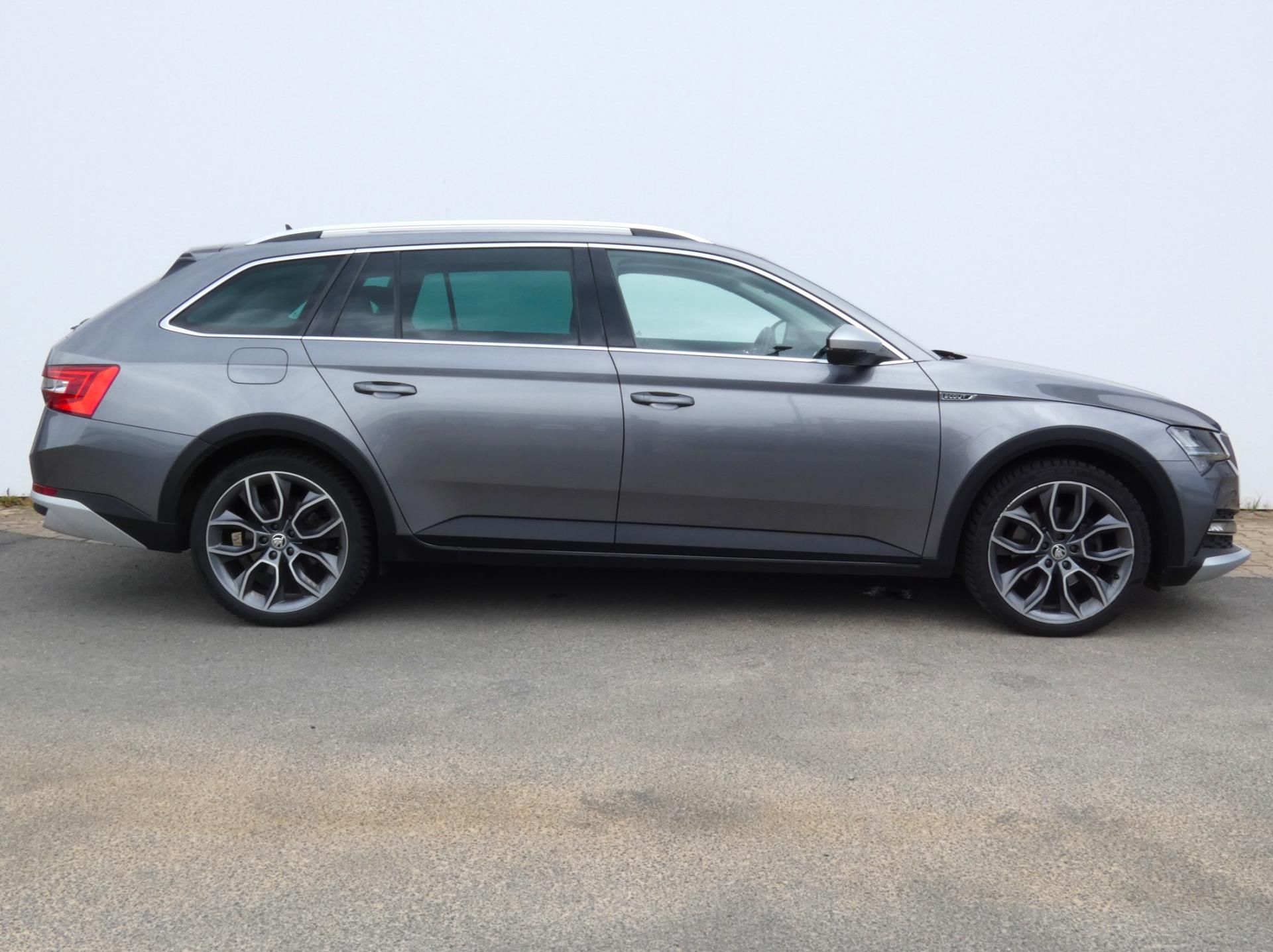 Škoda Superb, Scout 2.0 TDI 147KW DSG 4x4 - fotka 3