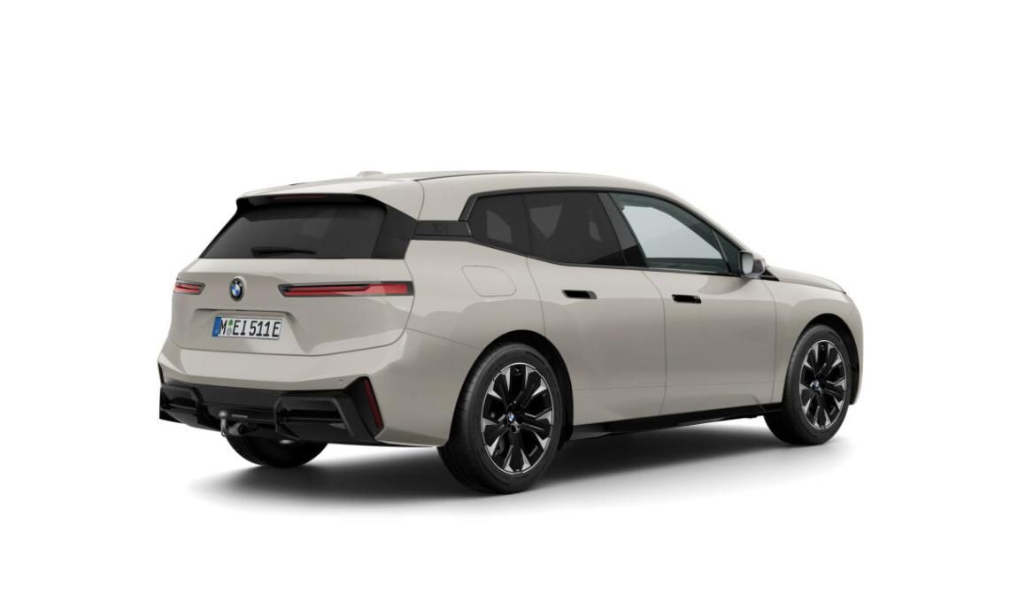 BMW iX, xDrive45 - fotka 2