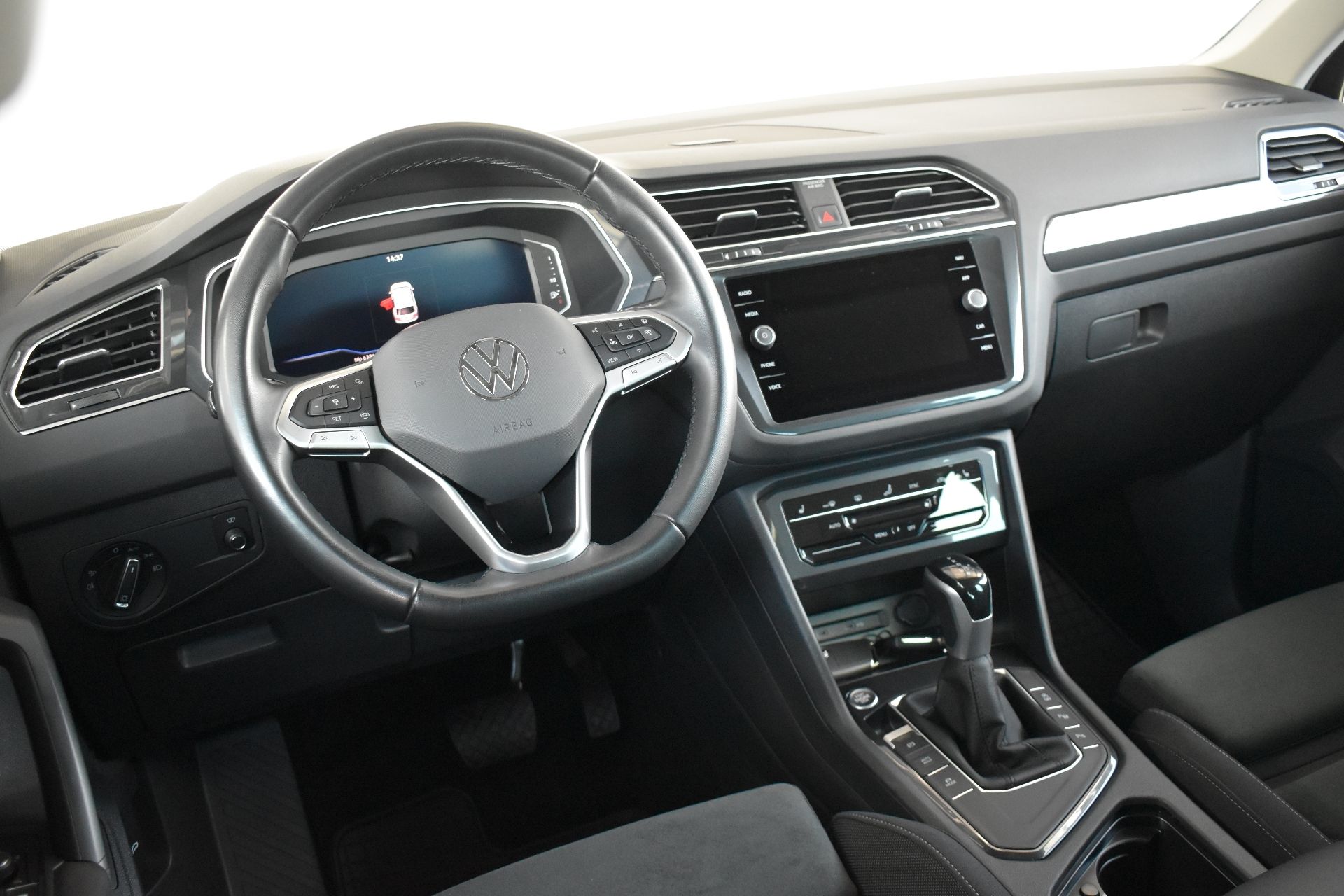 Volkswagen Tiguan, 2.0TDI 110kW DSG, 4x4,R-Line,T - fotka 5