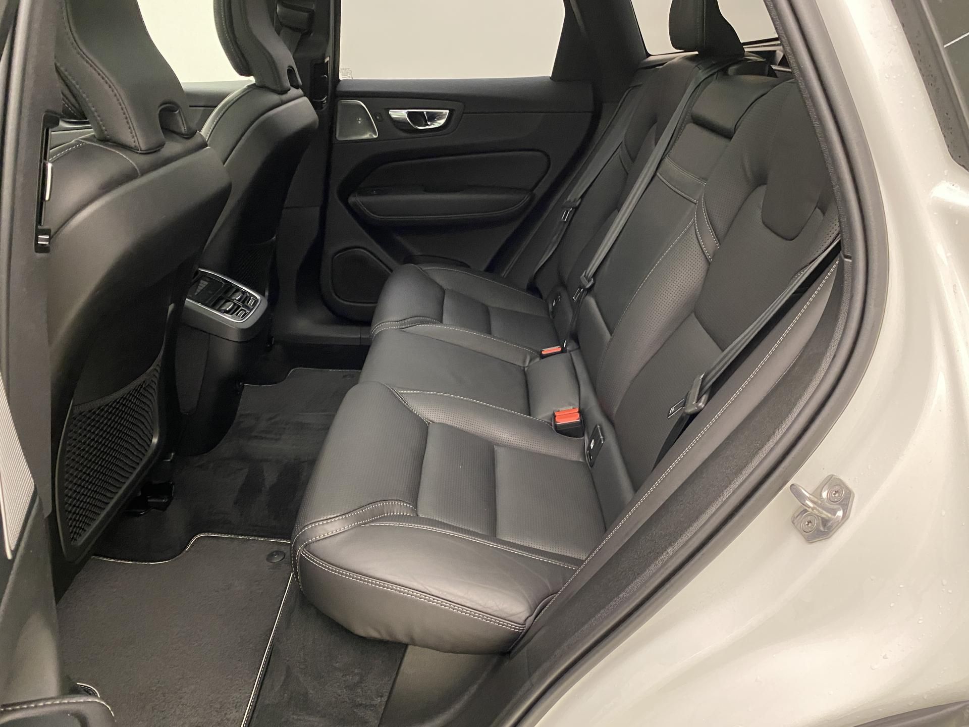 Volvo XC60, B6 AWD R-DESIGN AUT - fotka 5