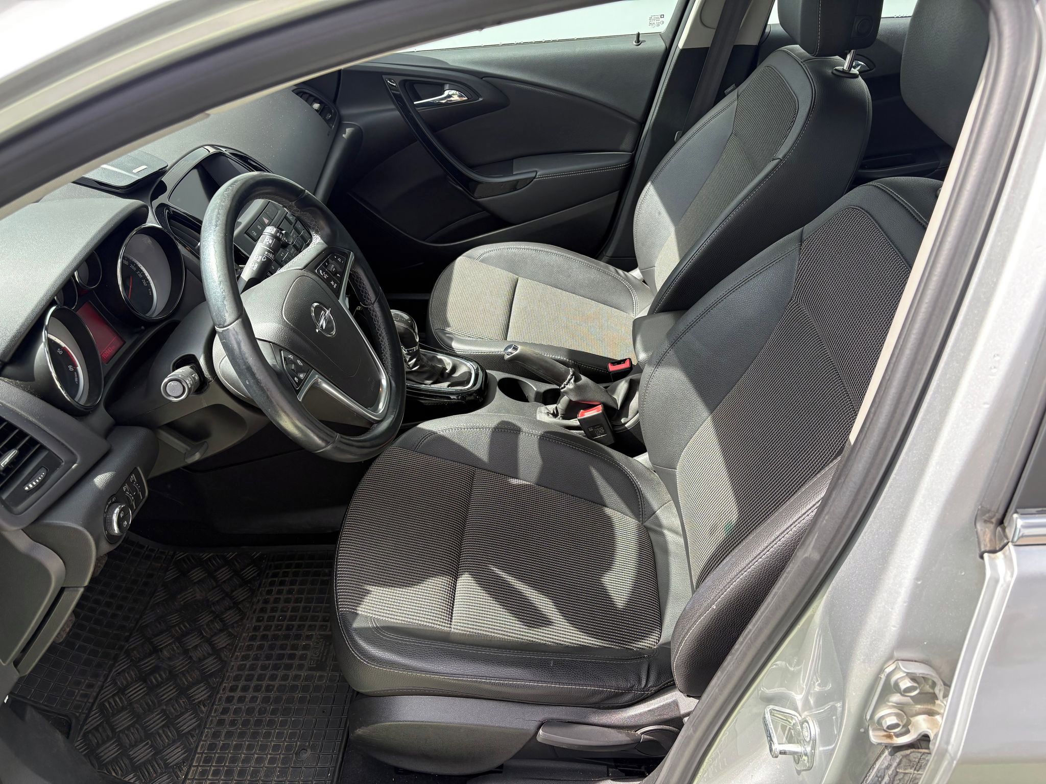 Opel Astra, 1,6, 81kW Sports Tourer, Tažné - fotka 6