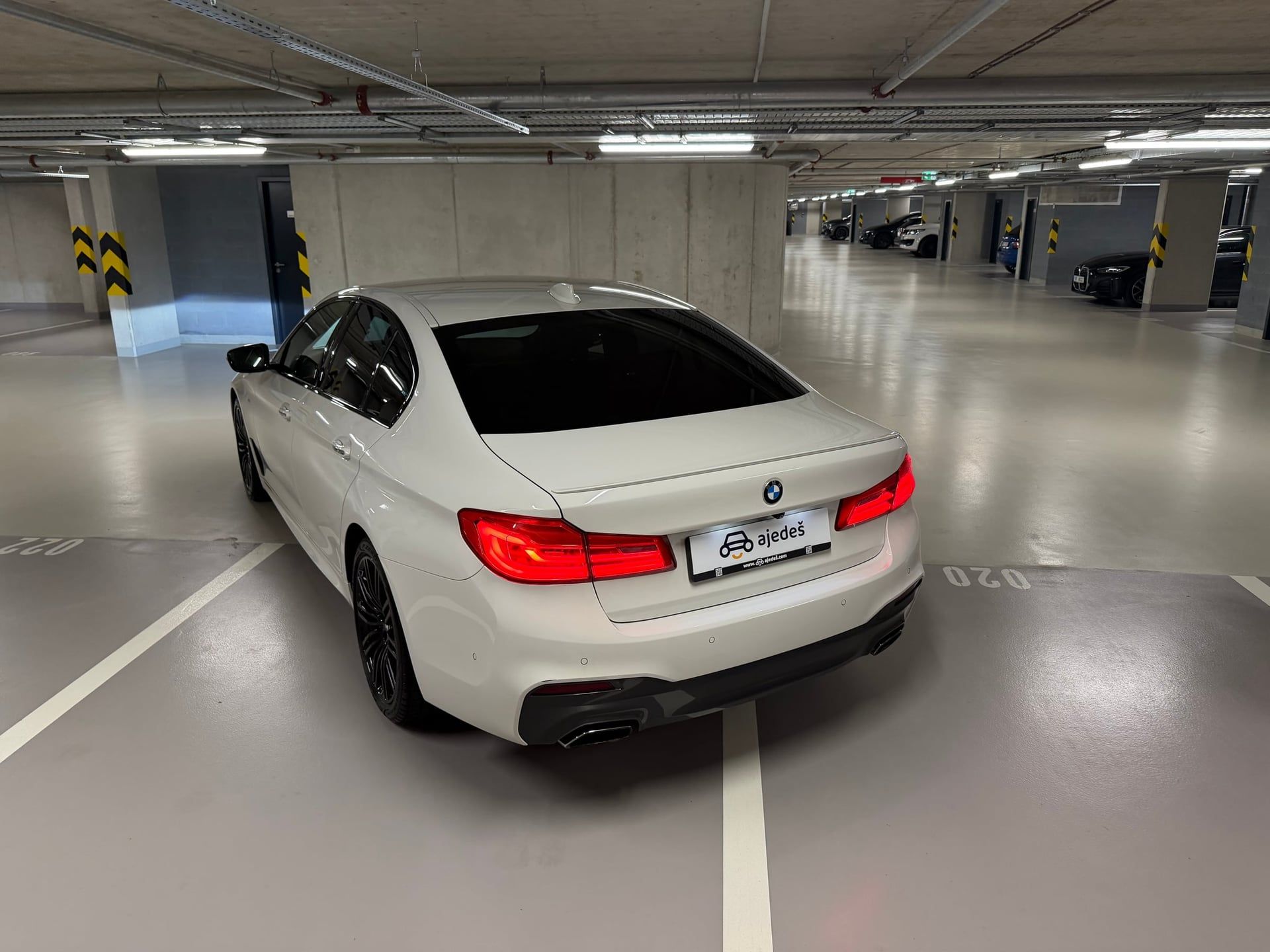 BMW Řada 5, 540i xDrive/M-paket/ČR/servis - fotka 6