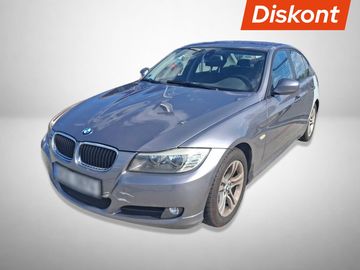 318 i, Automatická klima