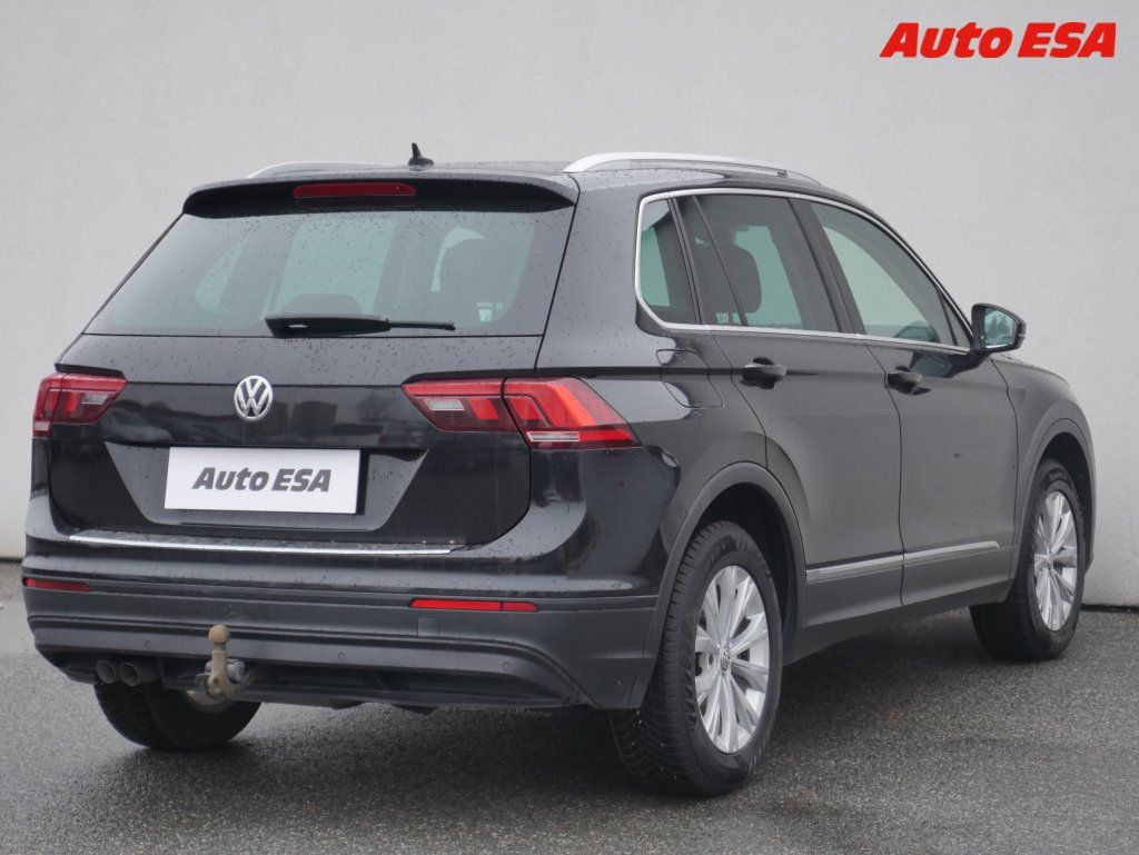Volkswagen Tiguan, 2.0 TDi 4x4,2.maj,ČR,DSG - fotka 4