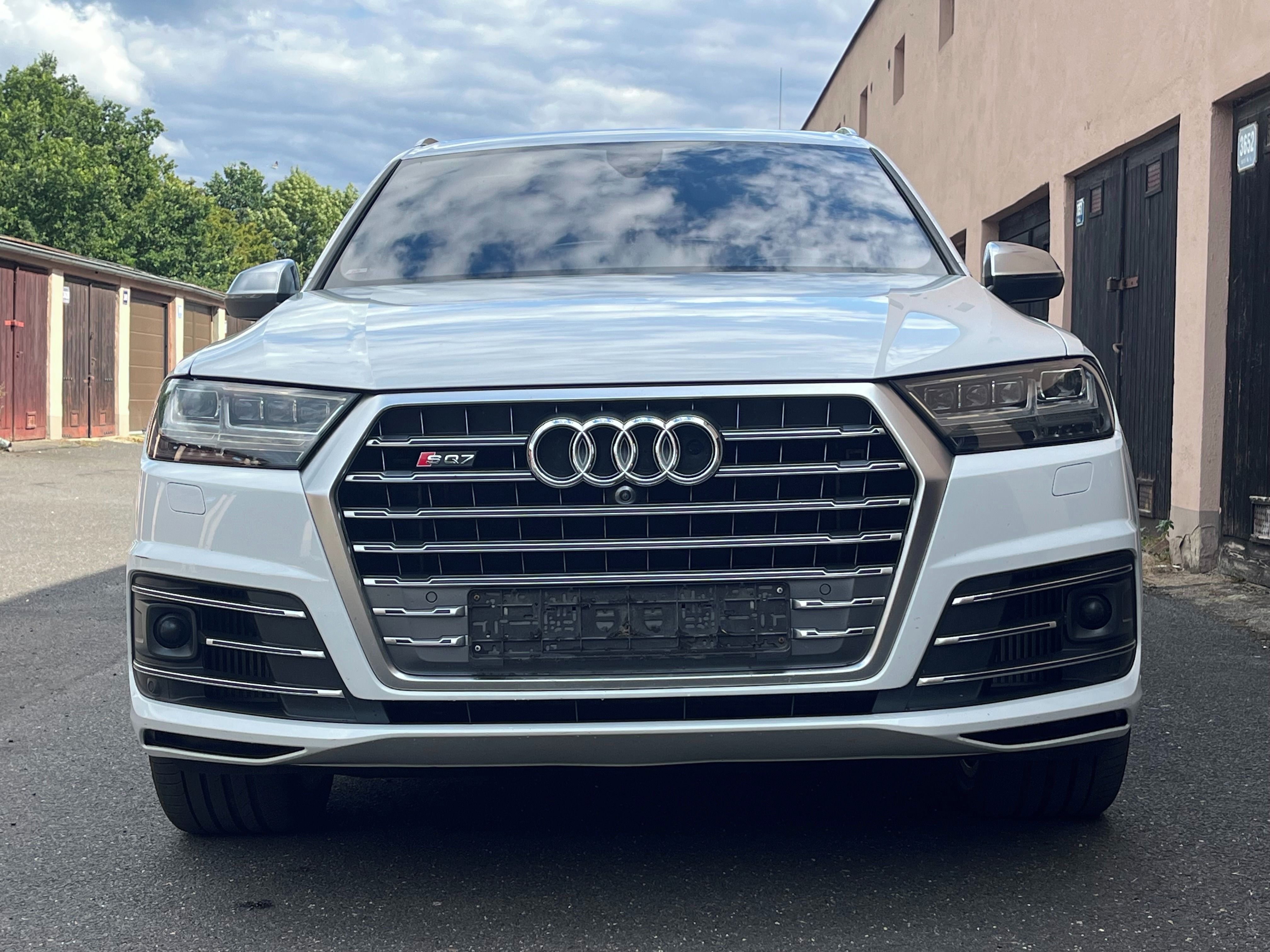 Audi SQ7, DPH, night vision, HUD, masáže - fotka 3