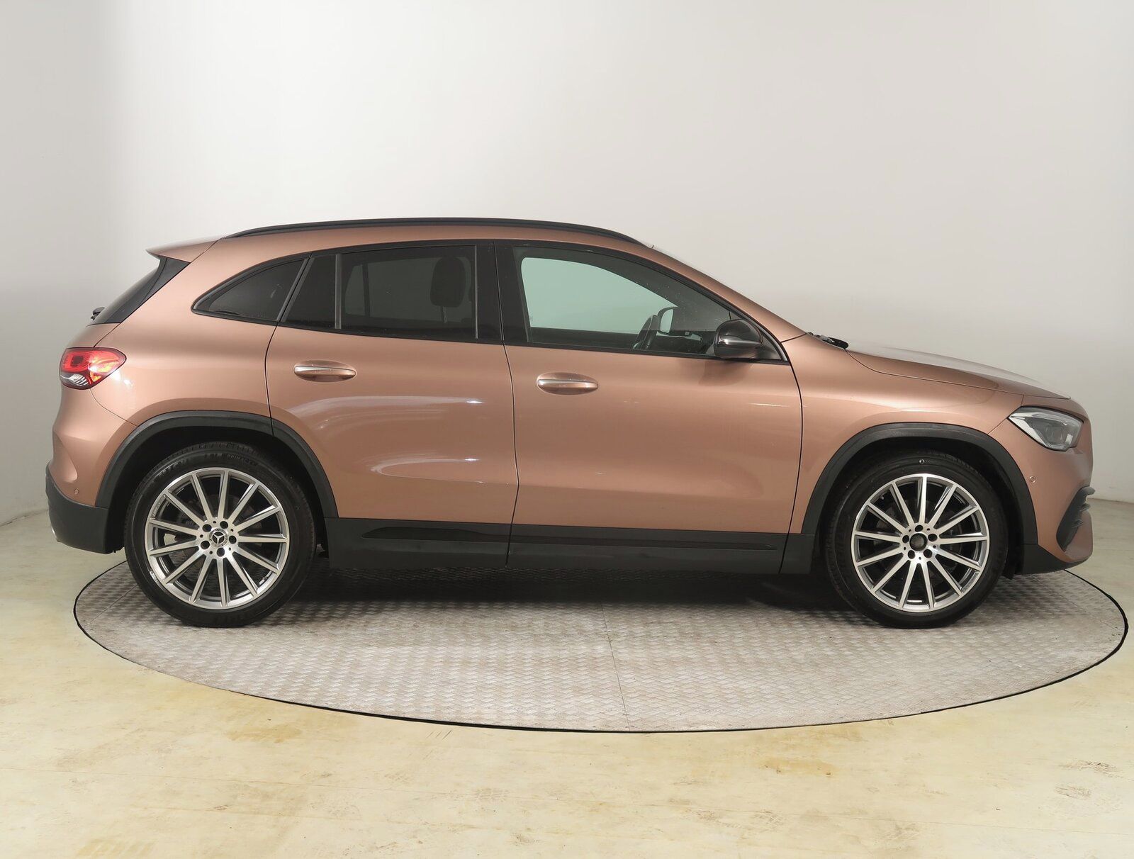 Mercedes-Benz GLA, 220 d 4MATIC, 4X4, Automat - fotka 6