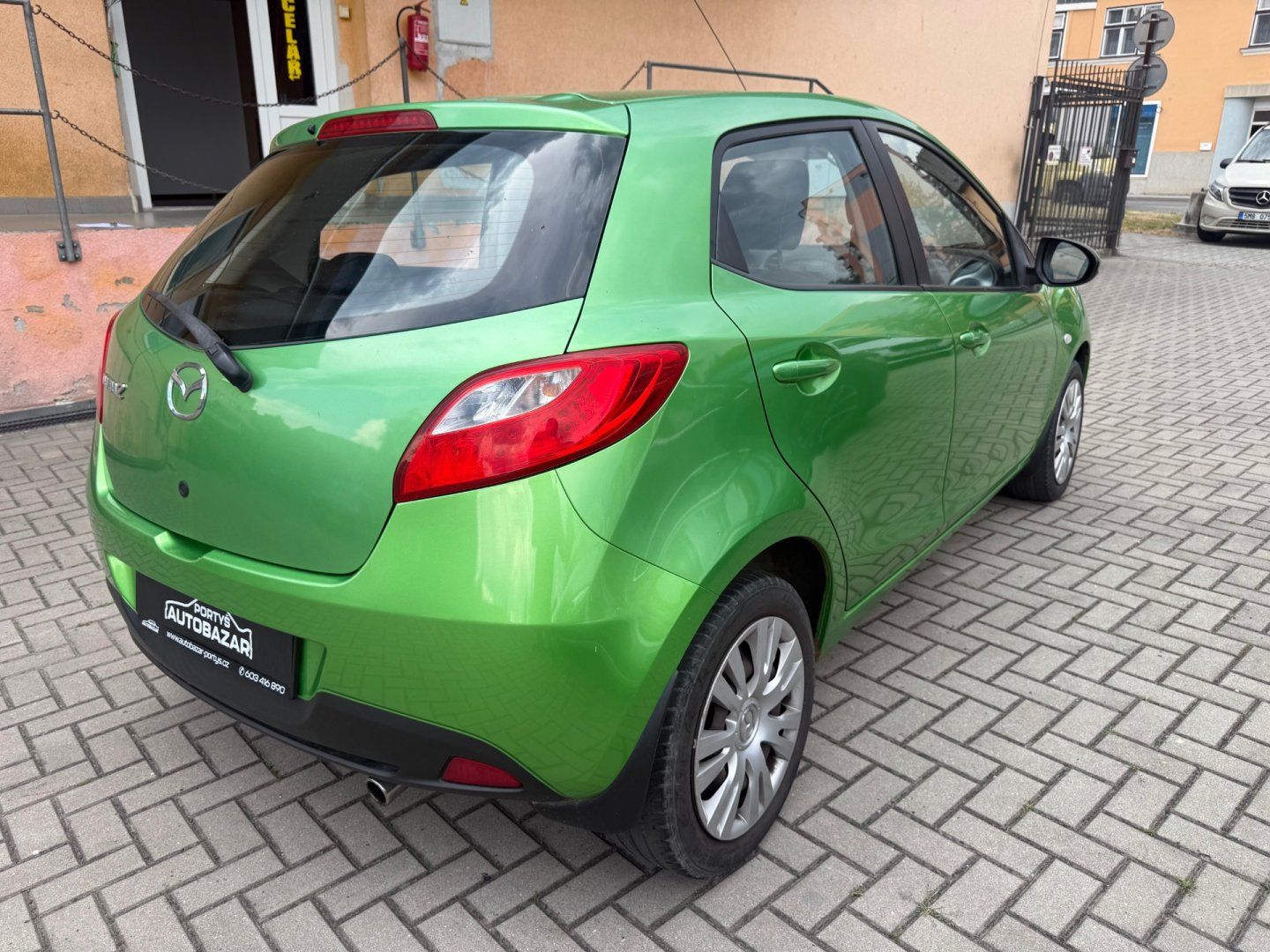 Mazda 2, 1.3 - fotka 4