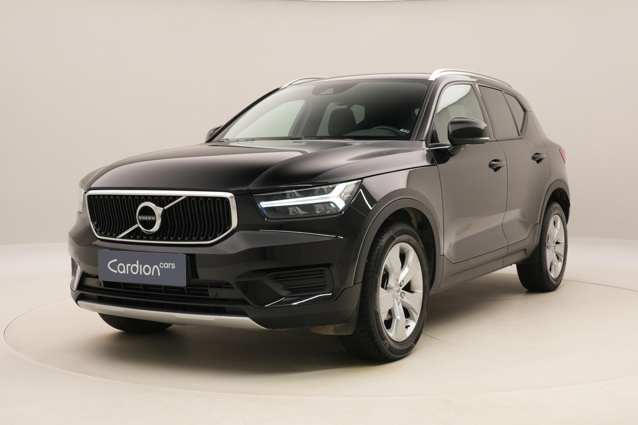 Volvo XC40, T2 MOMENTUM AUT CZ