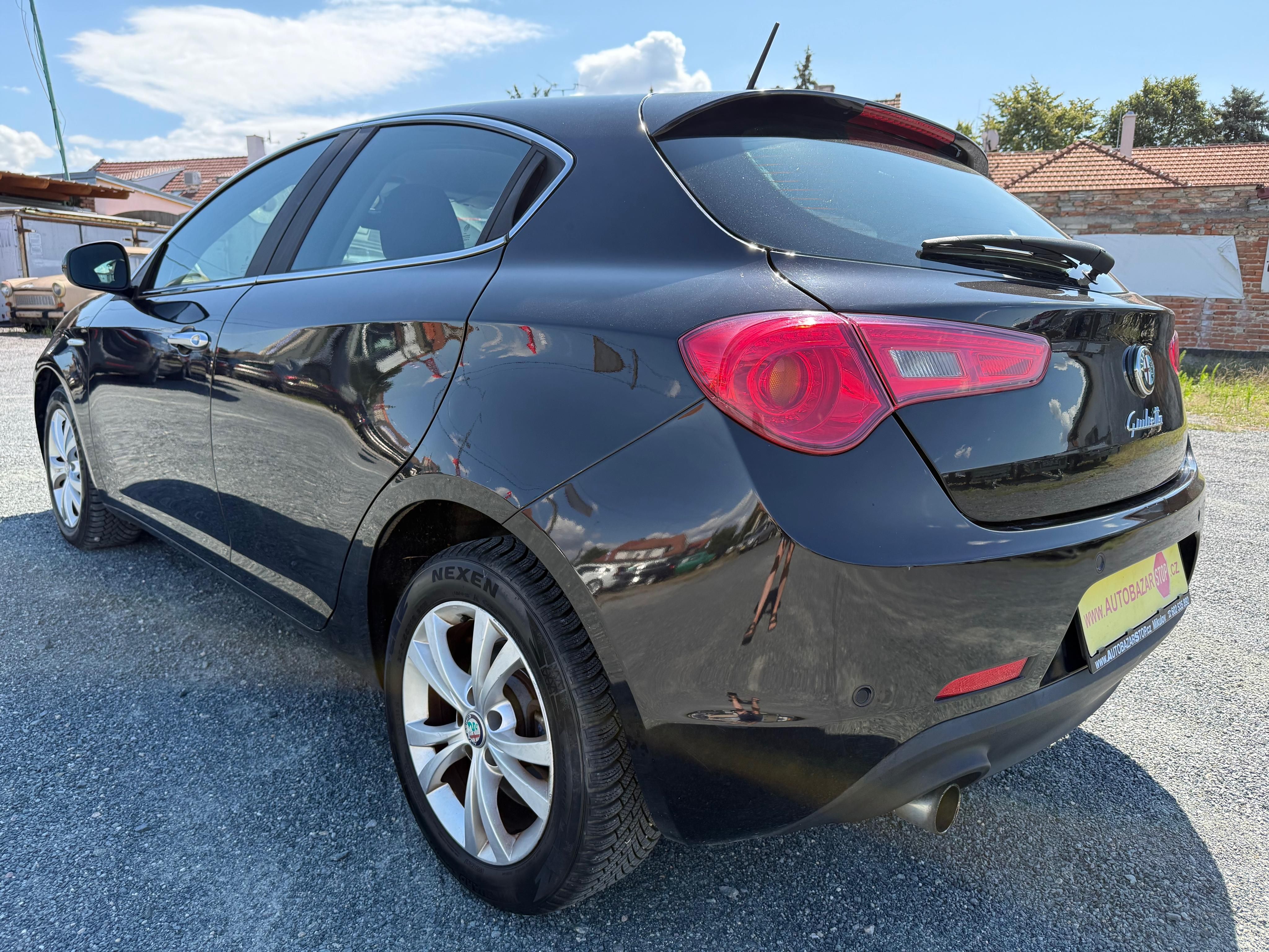 Alfa Romeo Giulietta, 1.6 JTD 77 kW - fotka 4