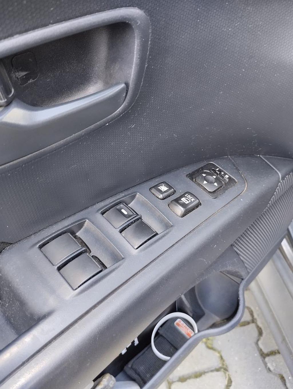 Mitsubishi Outlander, 2.2 DI-D INVITE 4WD - fotka 6