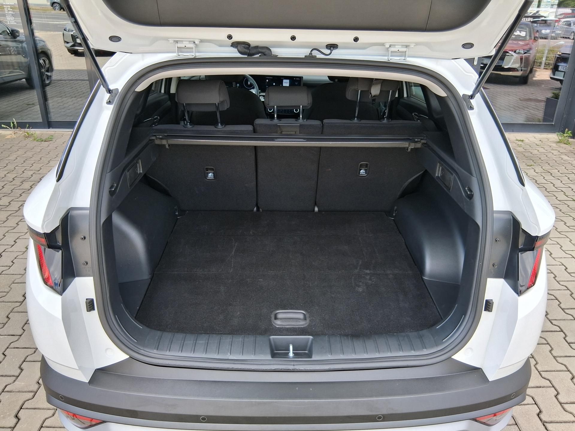 Hyundai Tucson, STYLE 1.6 T-GDi HEV 4x4 158 kW - fotka 6