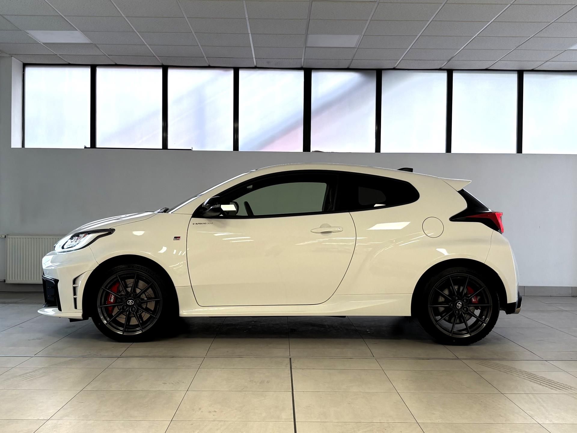 Toyota GR Yaris, 1,6 TURBO 4X4 8AT DYNAMIC + VI - fotka 3