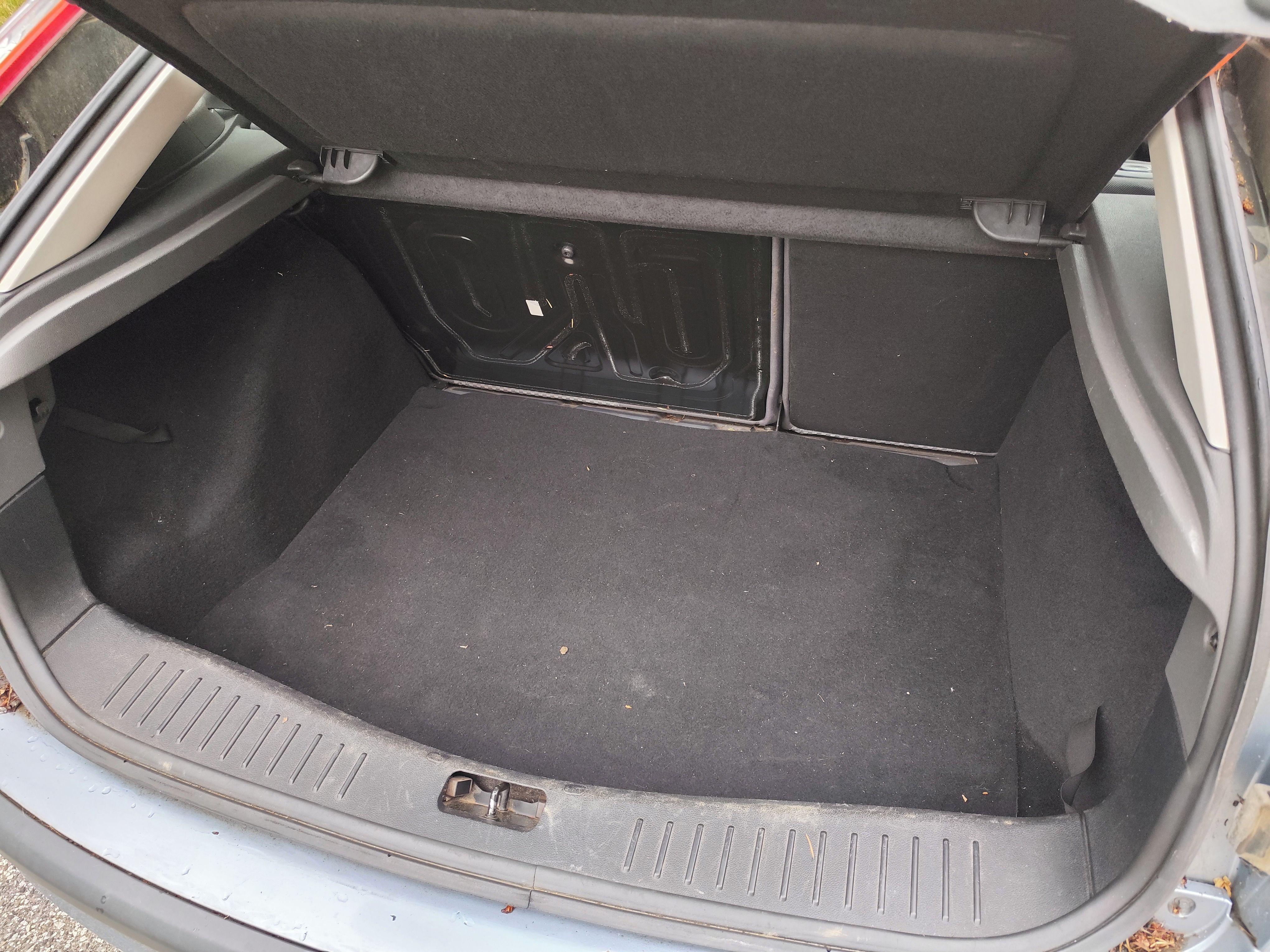 Ford Focus, 1.6 benzín 74 kW, nehavarované - fotka 4