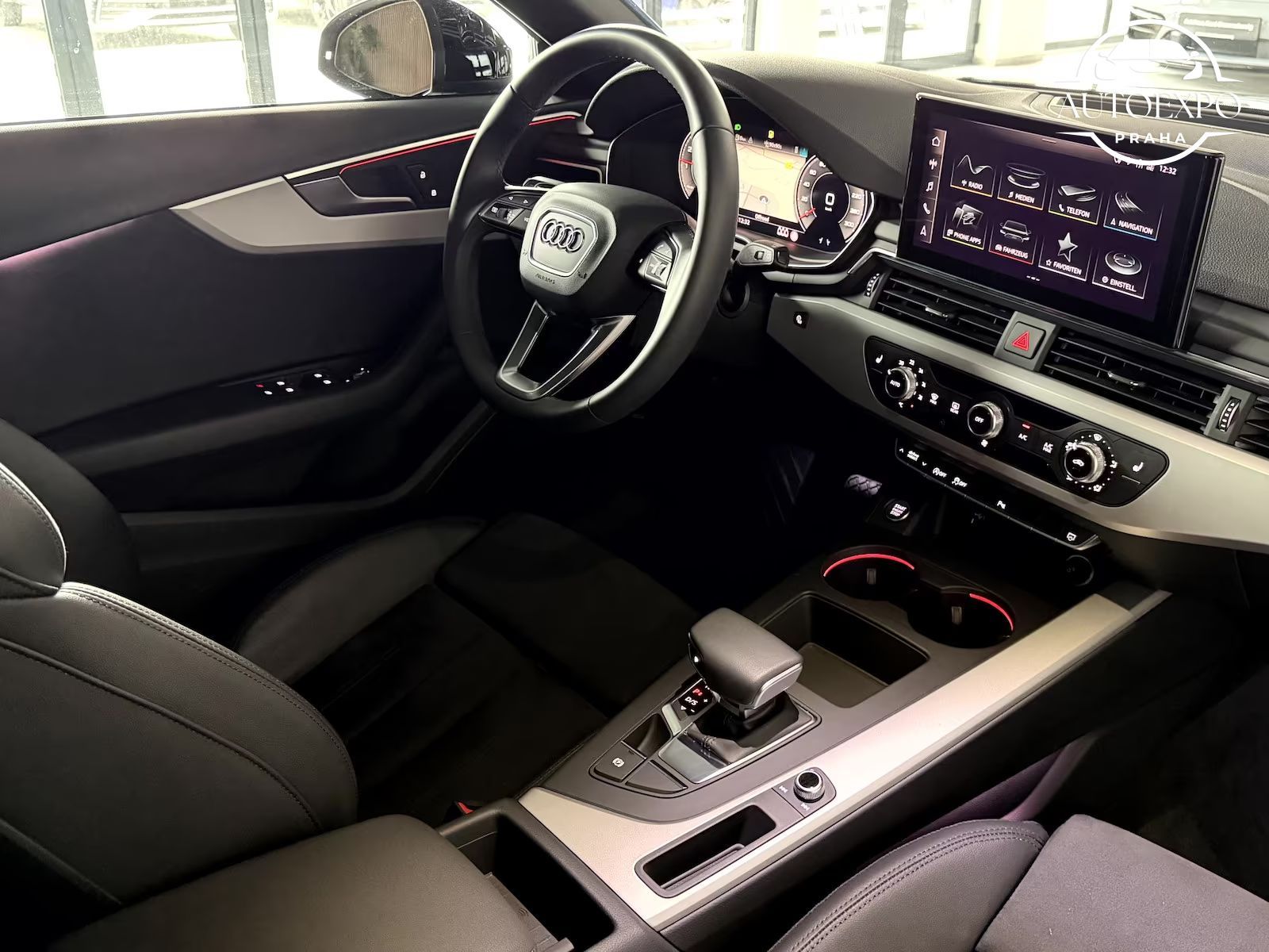 Audi A4, 45TFSI S Line Competition - fotka 5
