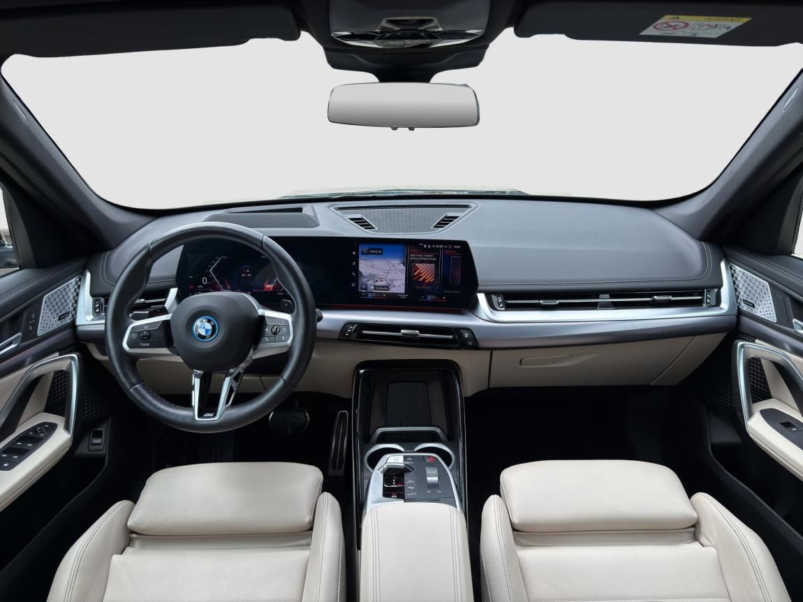 BMW X1, xDrive30e - fotka 4